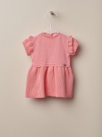 Vestido com folhos Vestido com folhos