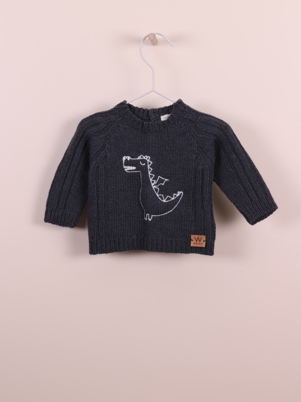 Sweater with a dragon