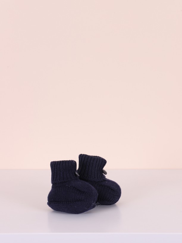 Chunky knitted booties