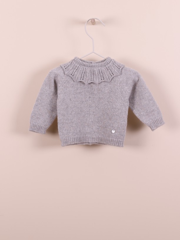 Sweater with knit collar