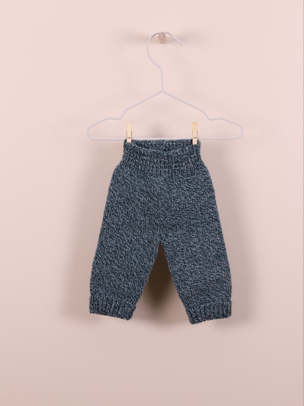 Calças tricotadas