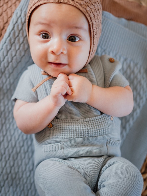 Short-sleeved sweater