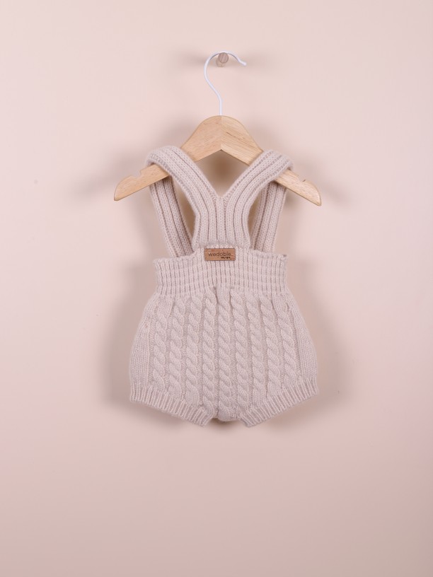 Cable knit shortie