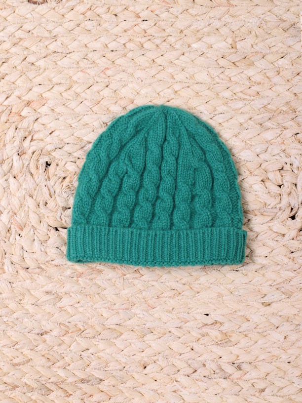 Cable knit beanie