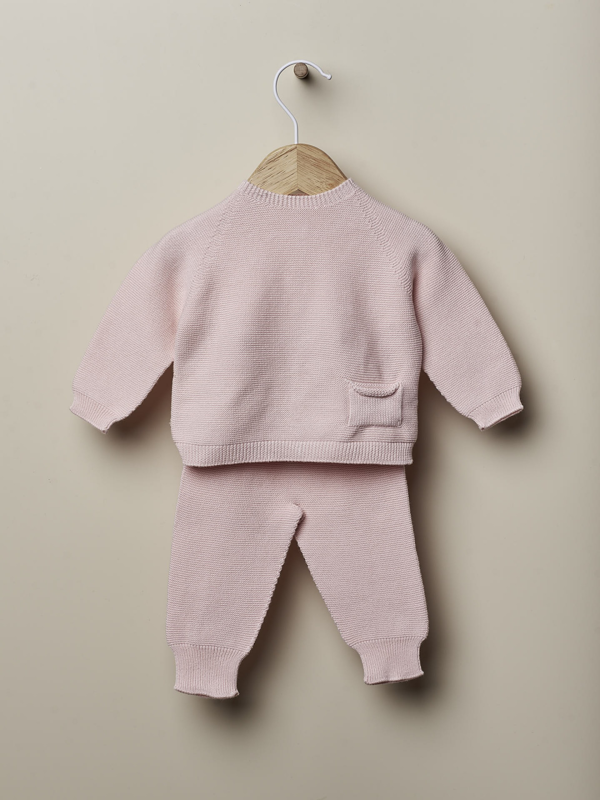 Long-sleeved sweater