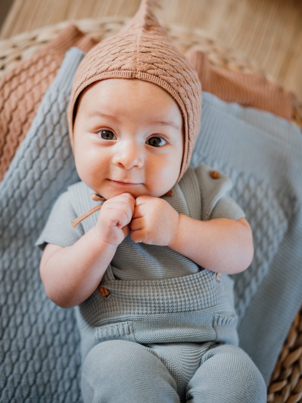 Short-sleeved sweater