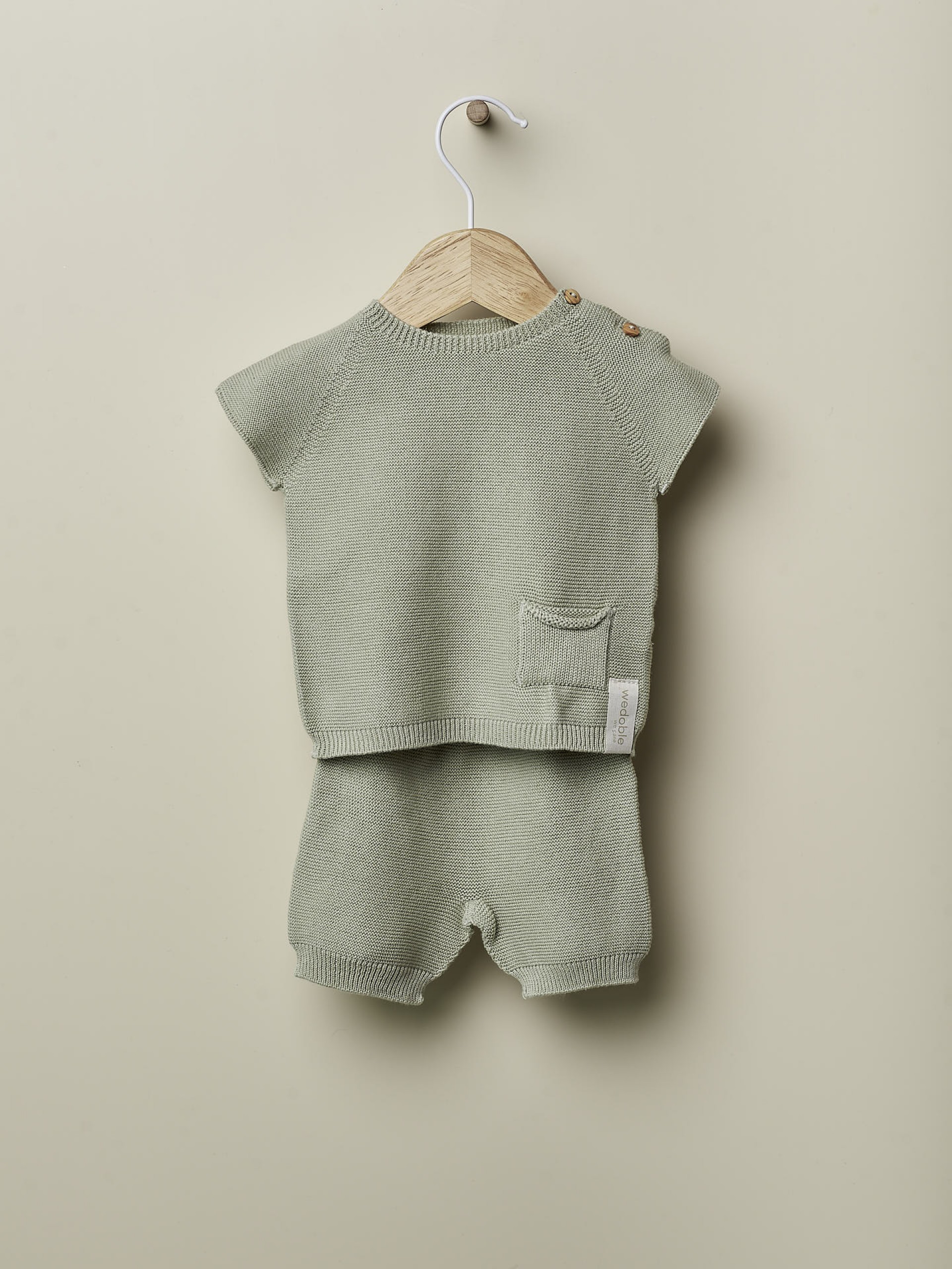 Short-sleeved sweater