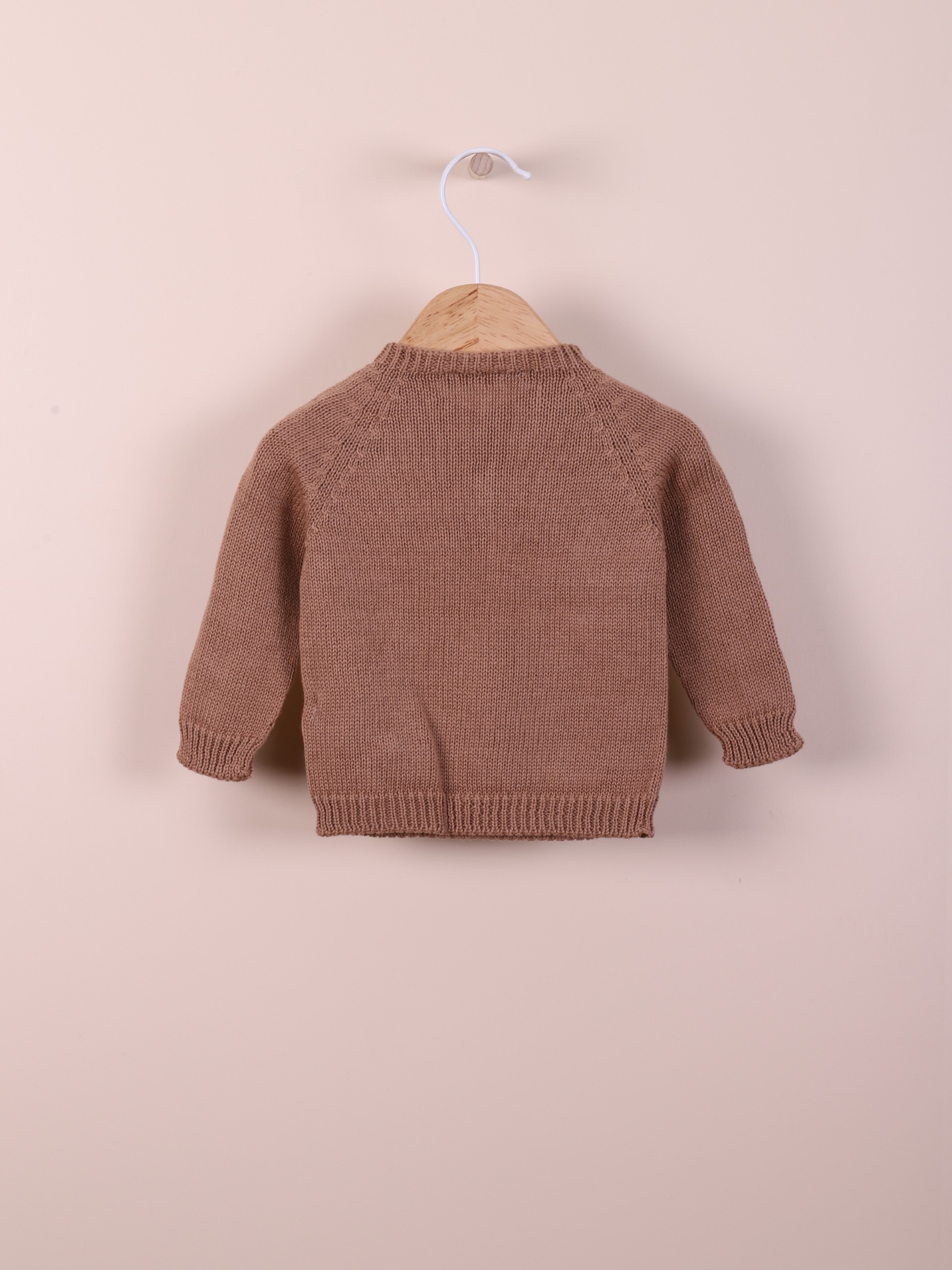 Long-sleeved sweater