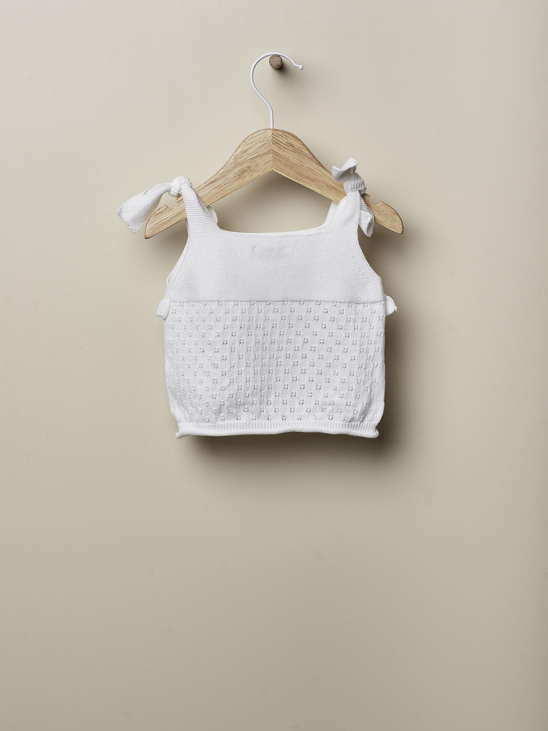 Shoulder straps sweater