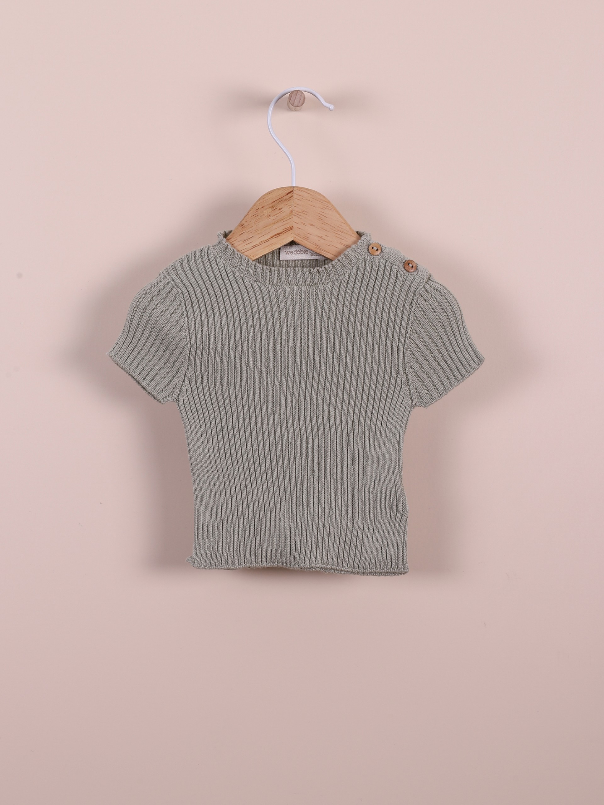 Short-sleeved sweater