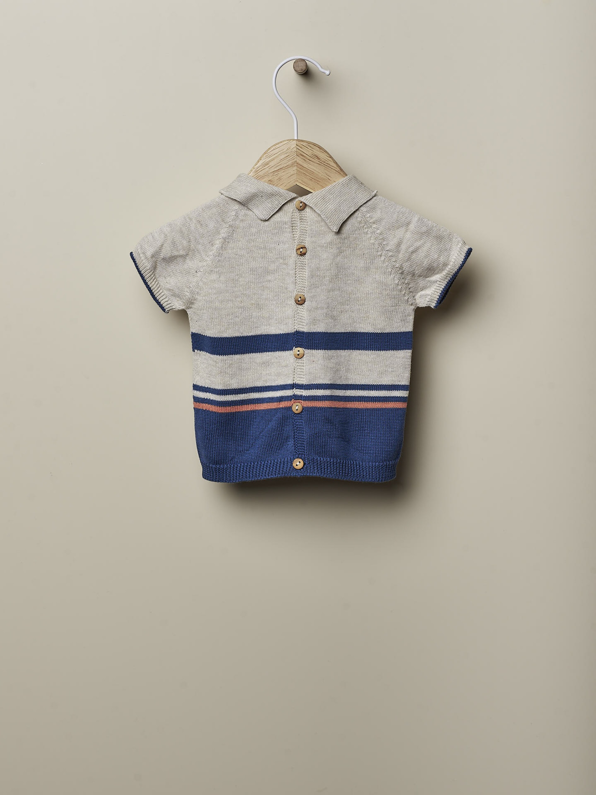 Short-sleeved sweater