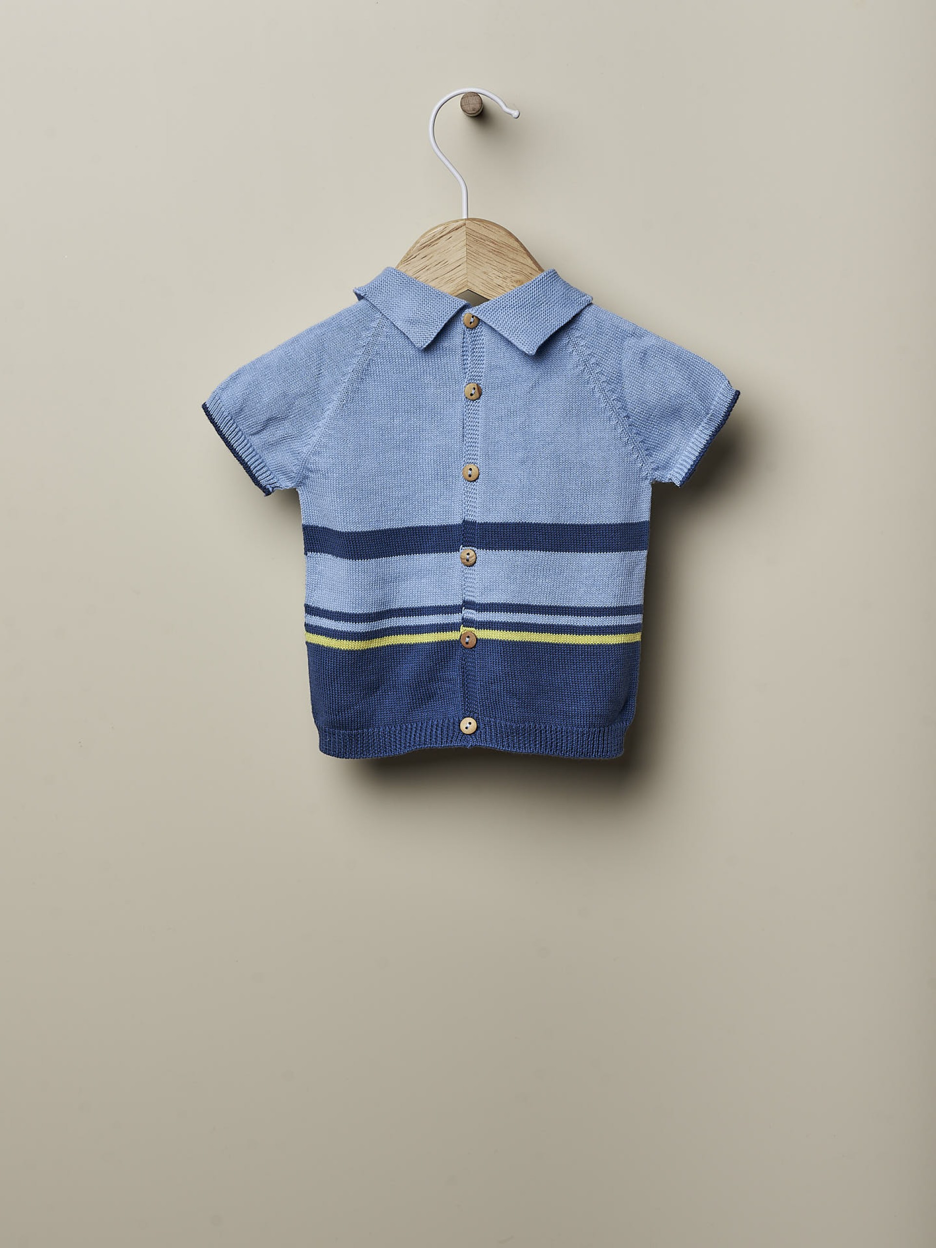 Short-sleeved sweater