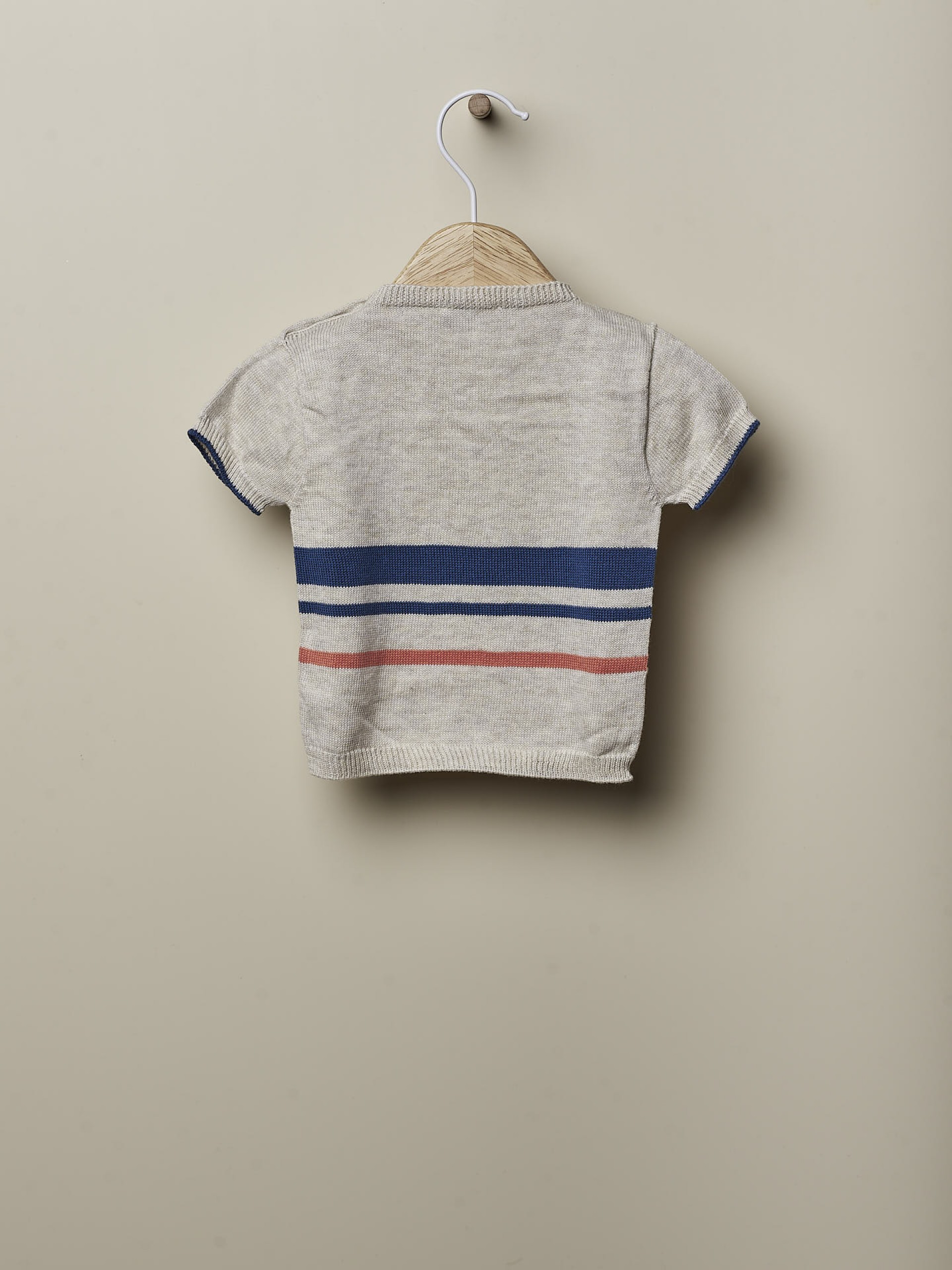 Short-sleeved sweater