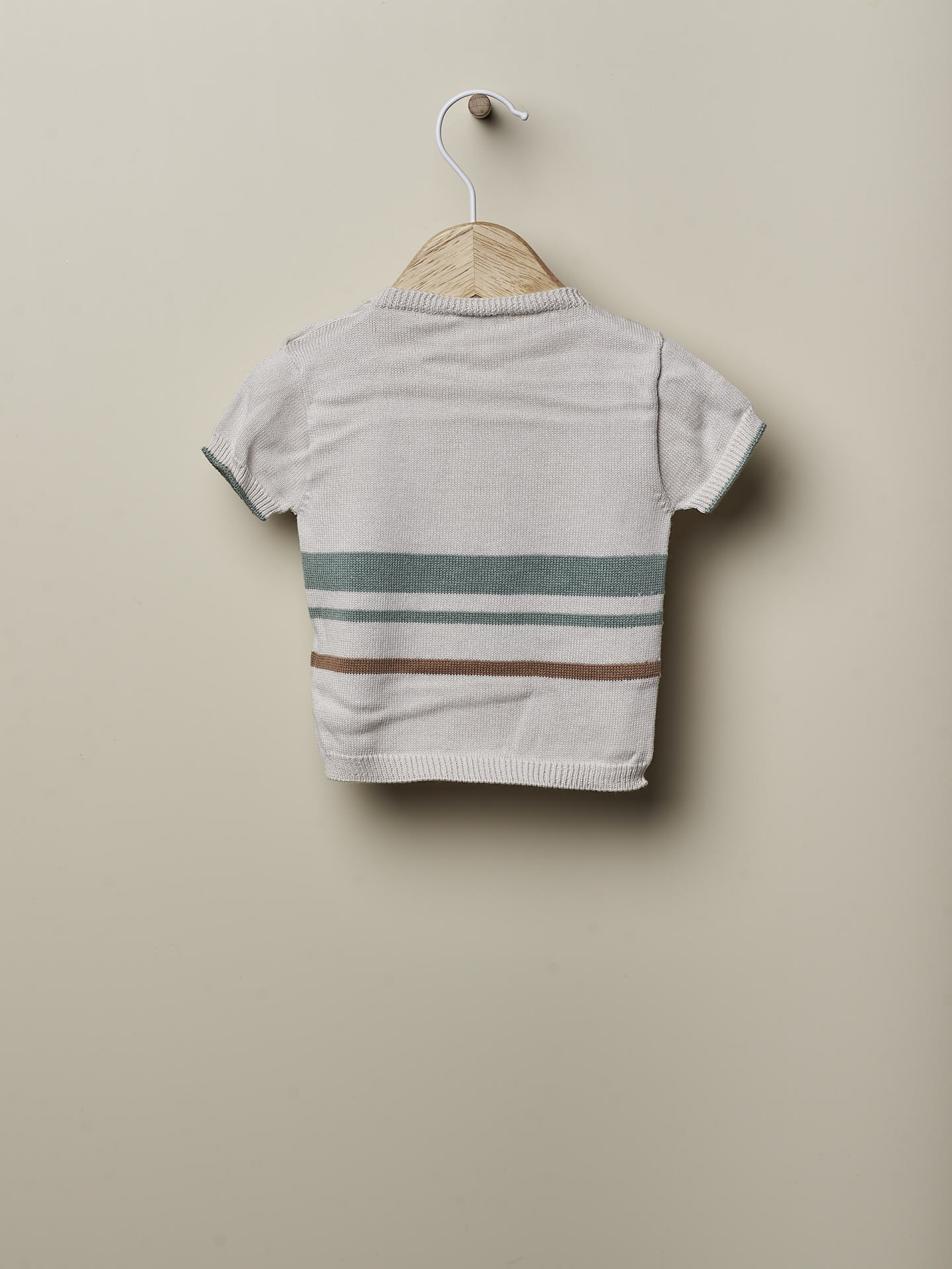 Short-sleeved sweater