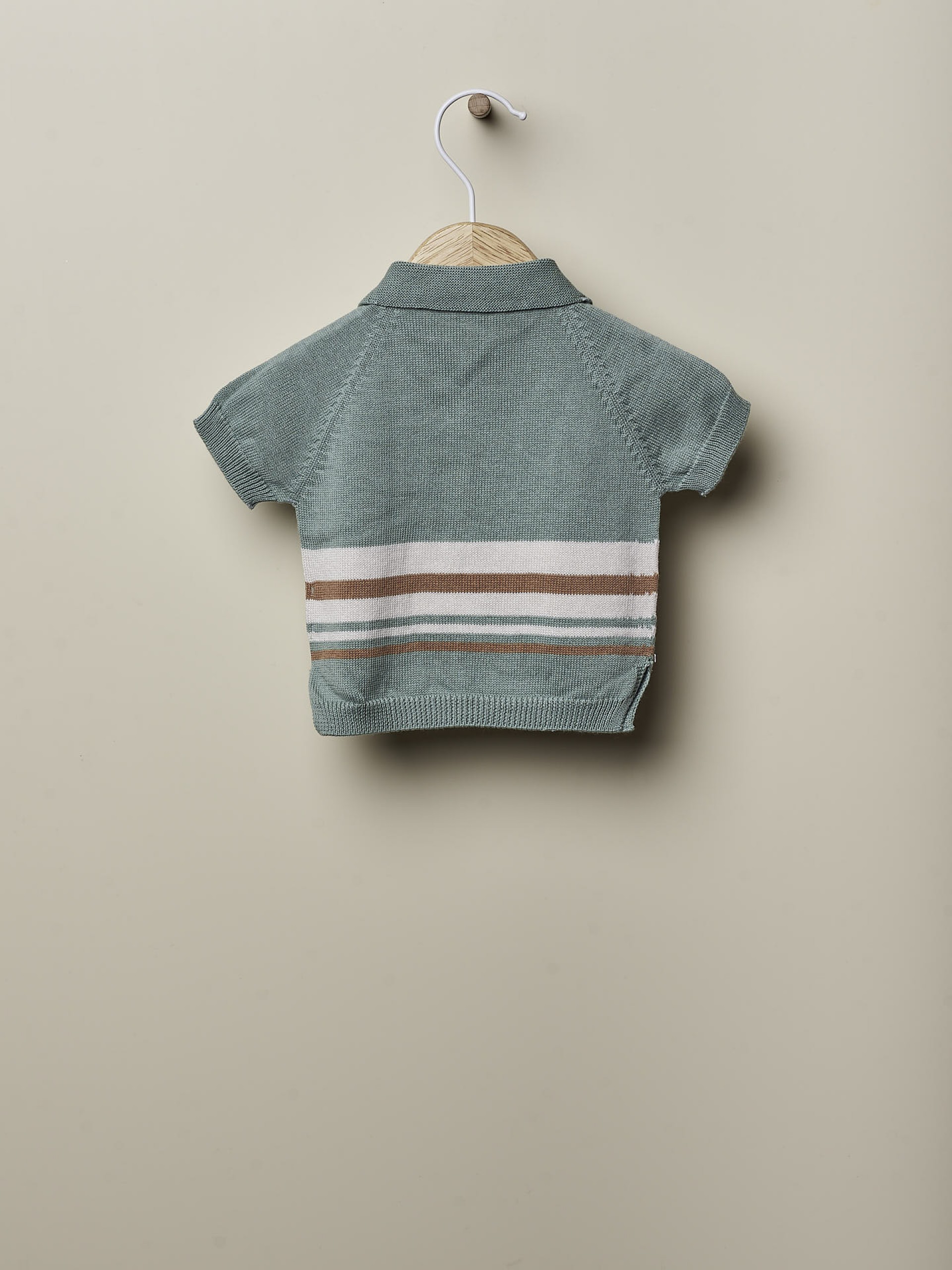 Short-sleeved sweater