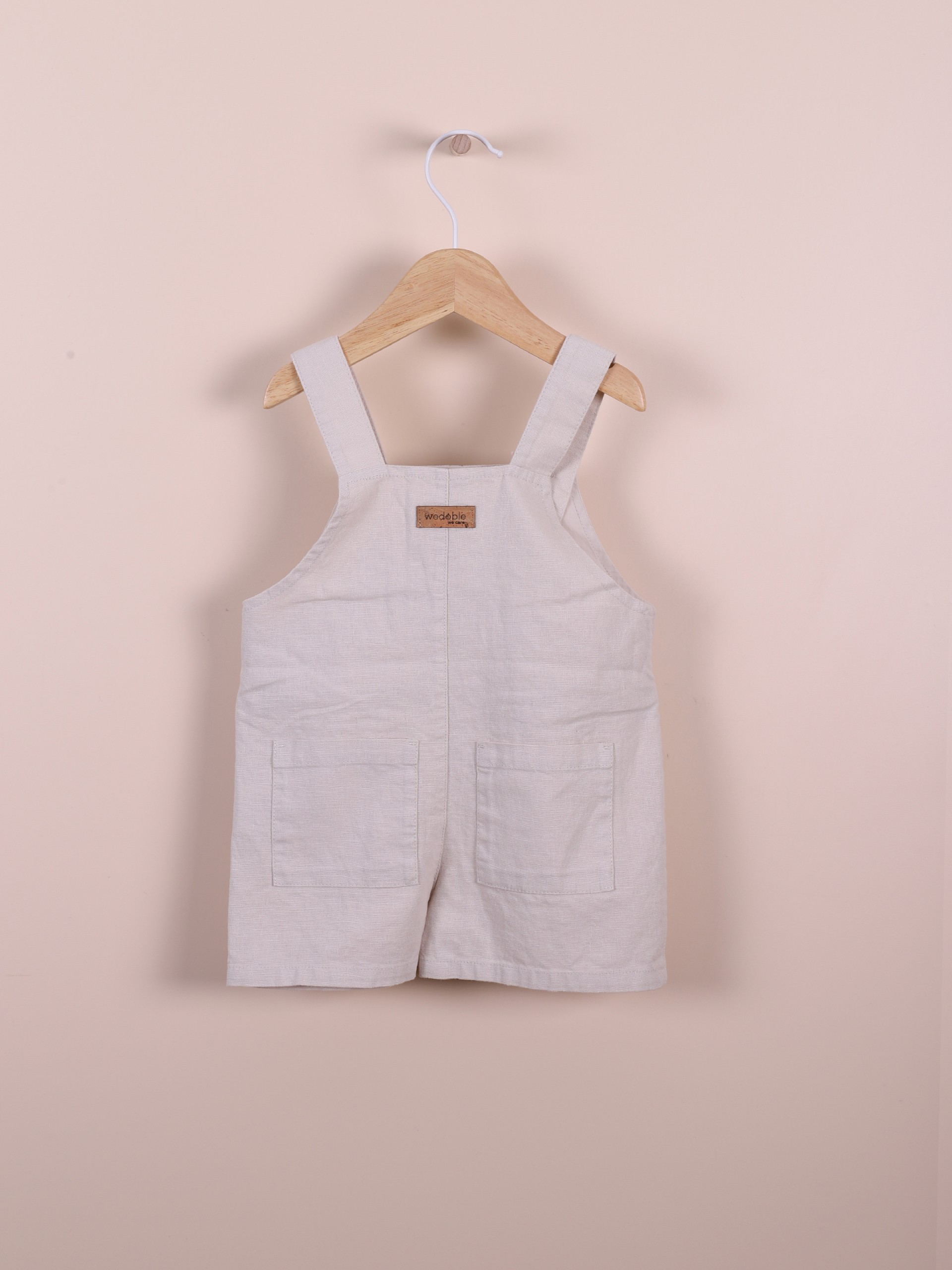 Jardineiras curtas lisas