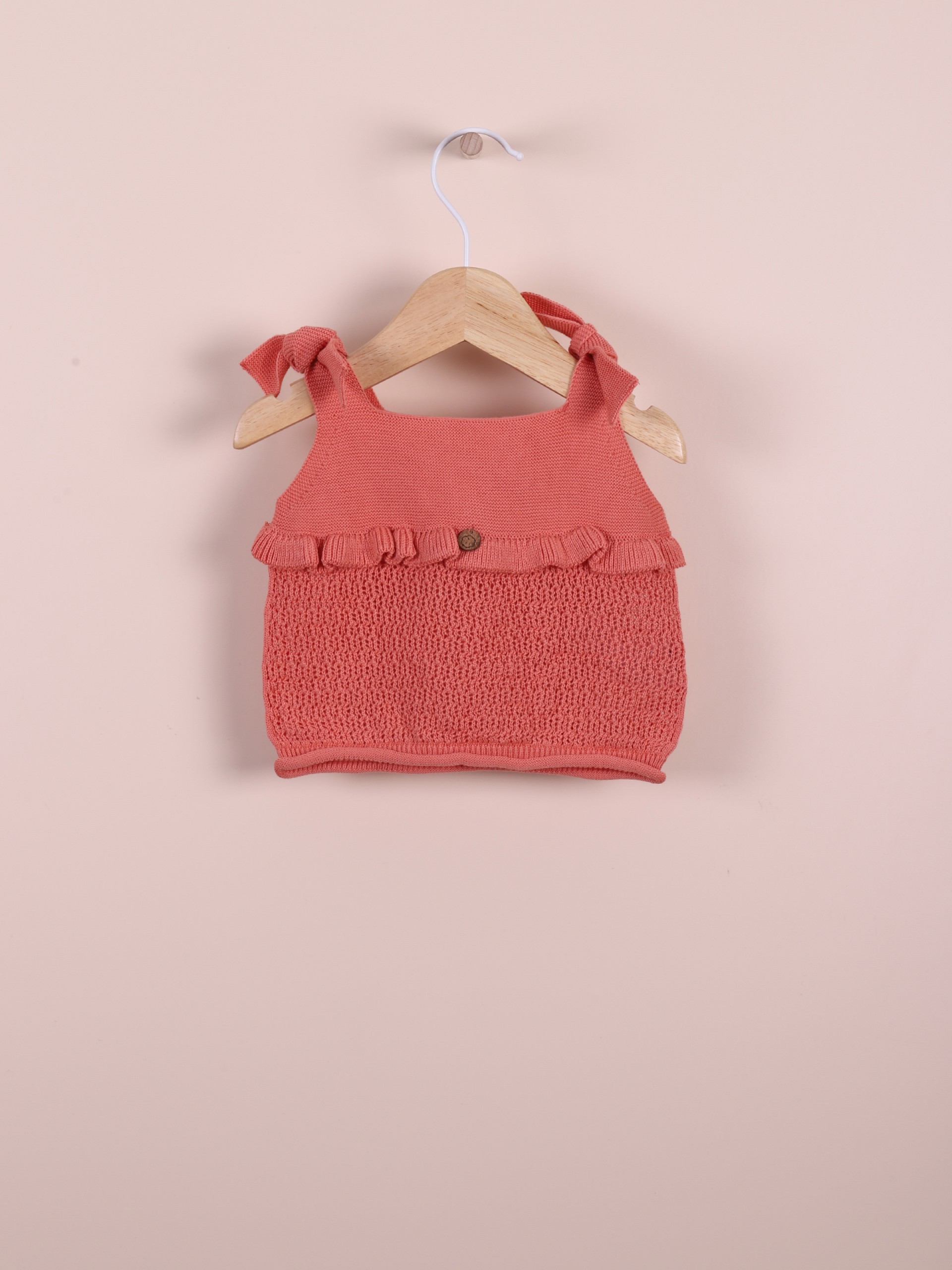 Shoulder straps sweater