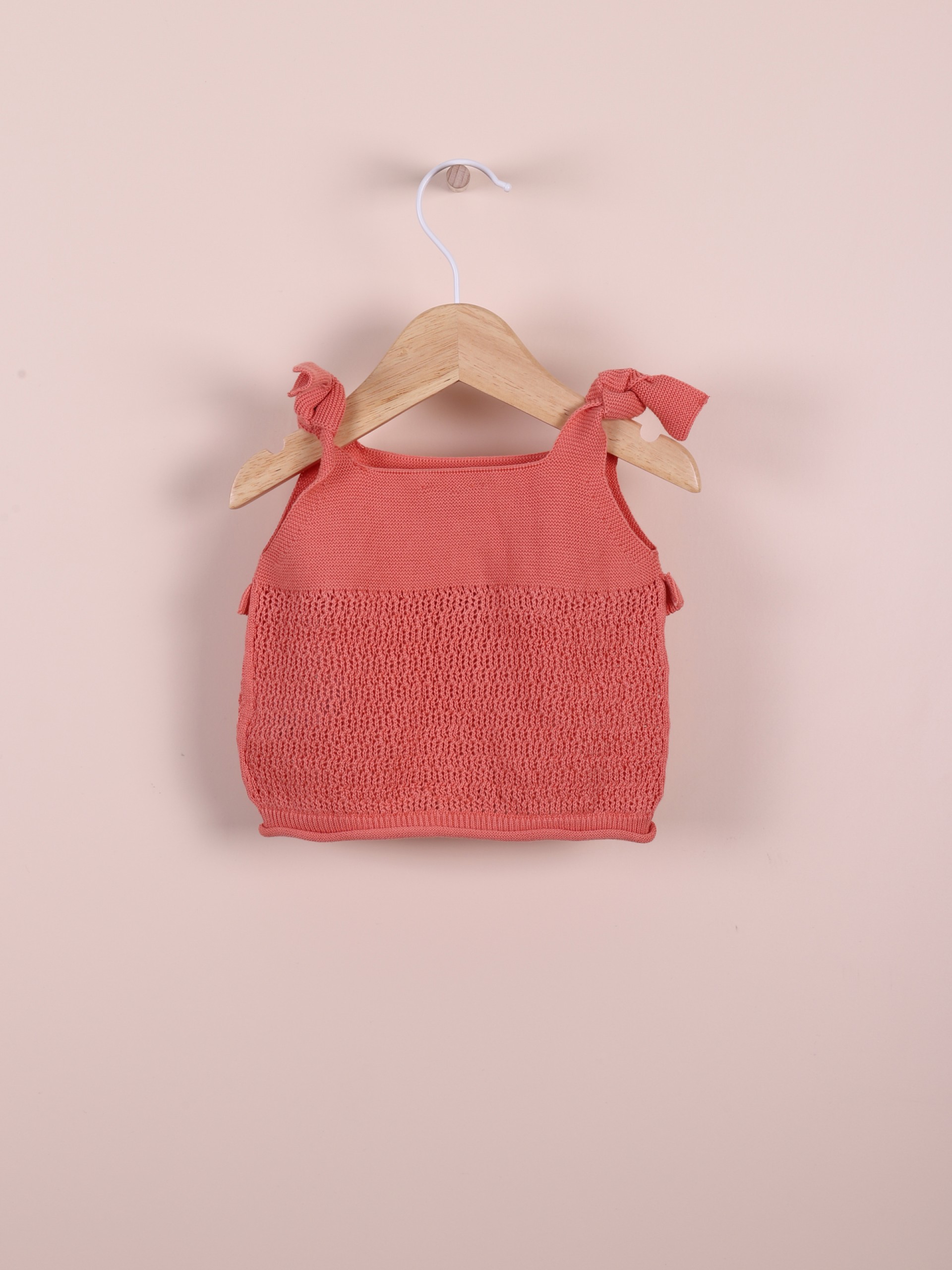 Shoulder straps sweater