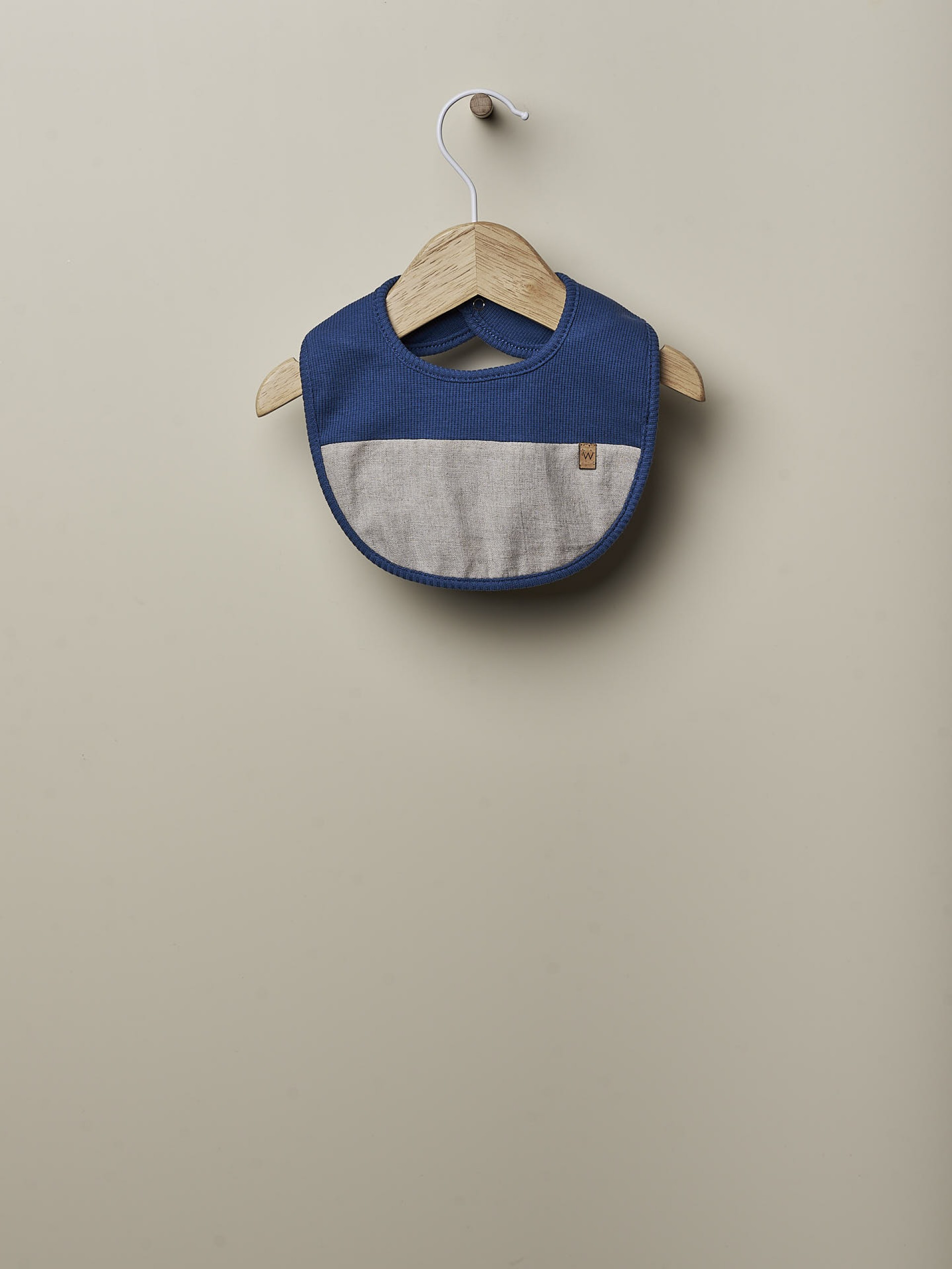 Baby bib in cotton
