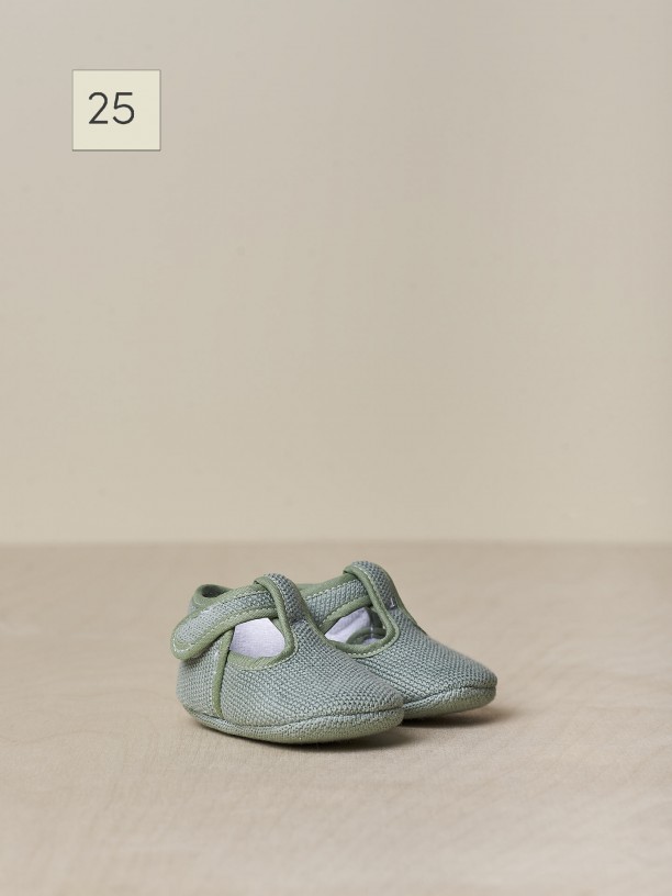 Canvas baby shoes