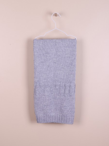 Manta com o nome lã/acrí. Manta com o nome lã/acrí.