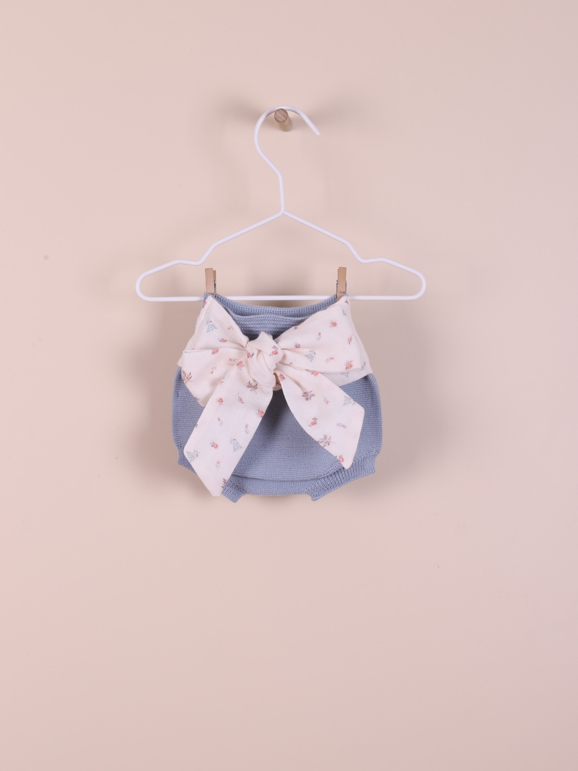 Tapa fralda com laço