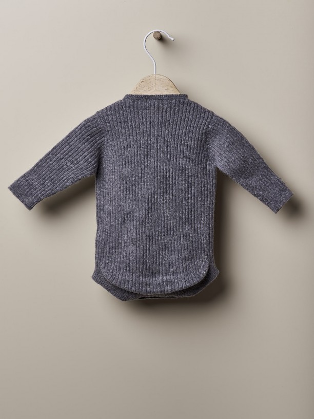 Knitted wool shortie