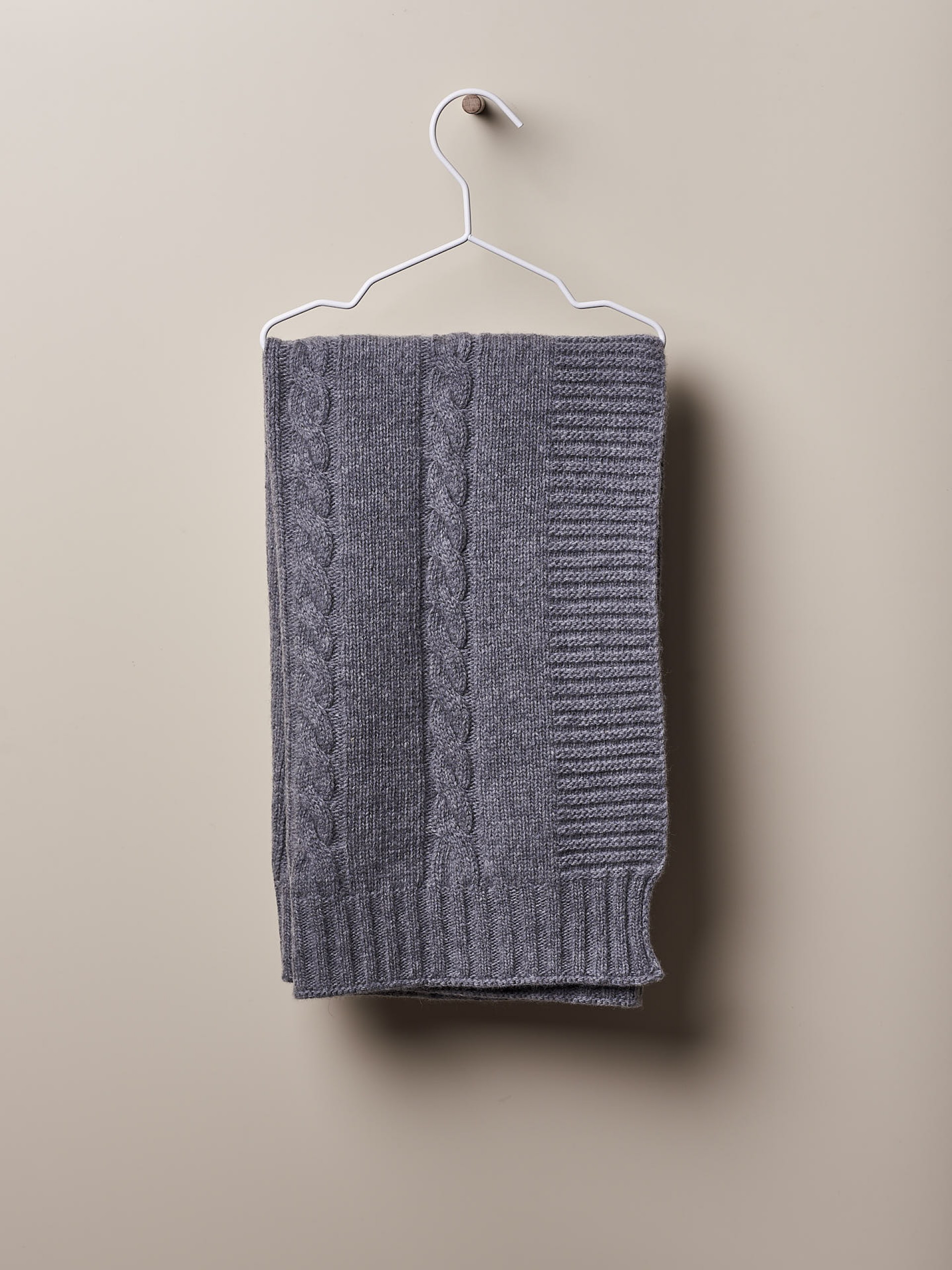 Knitted wool blanket