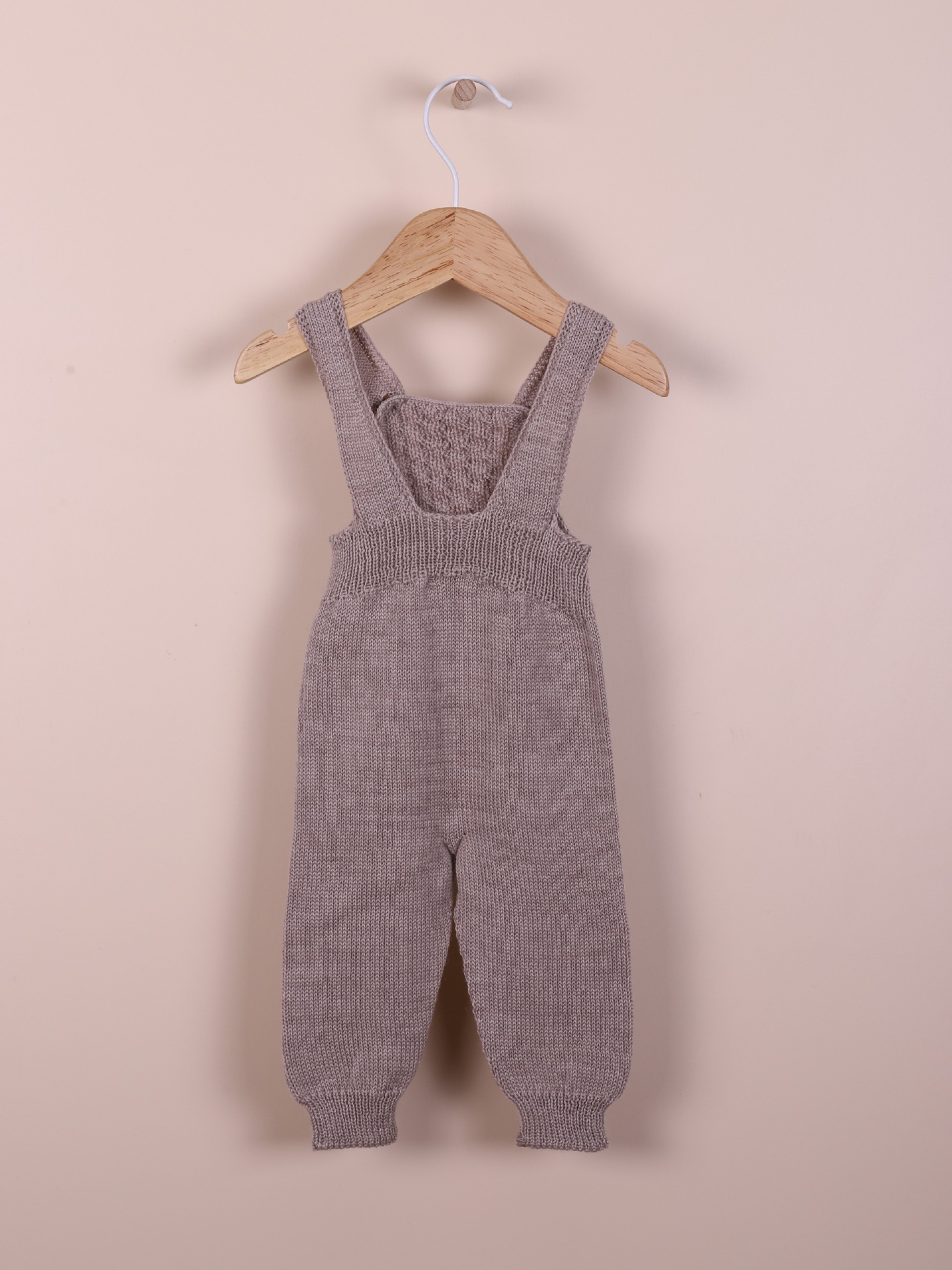 Jardineiras tricotadas lã