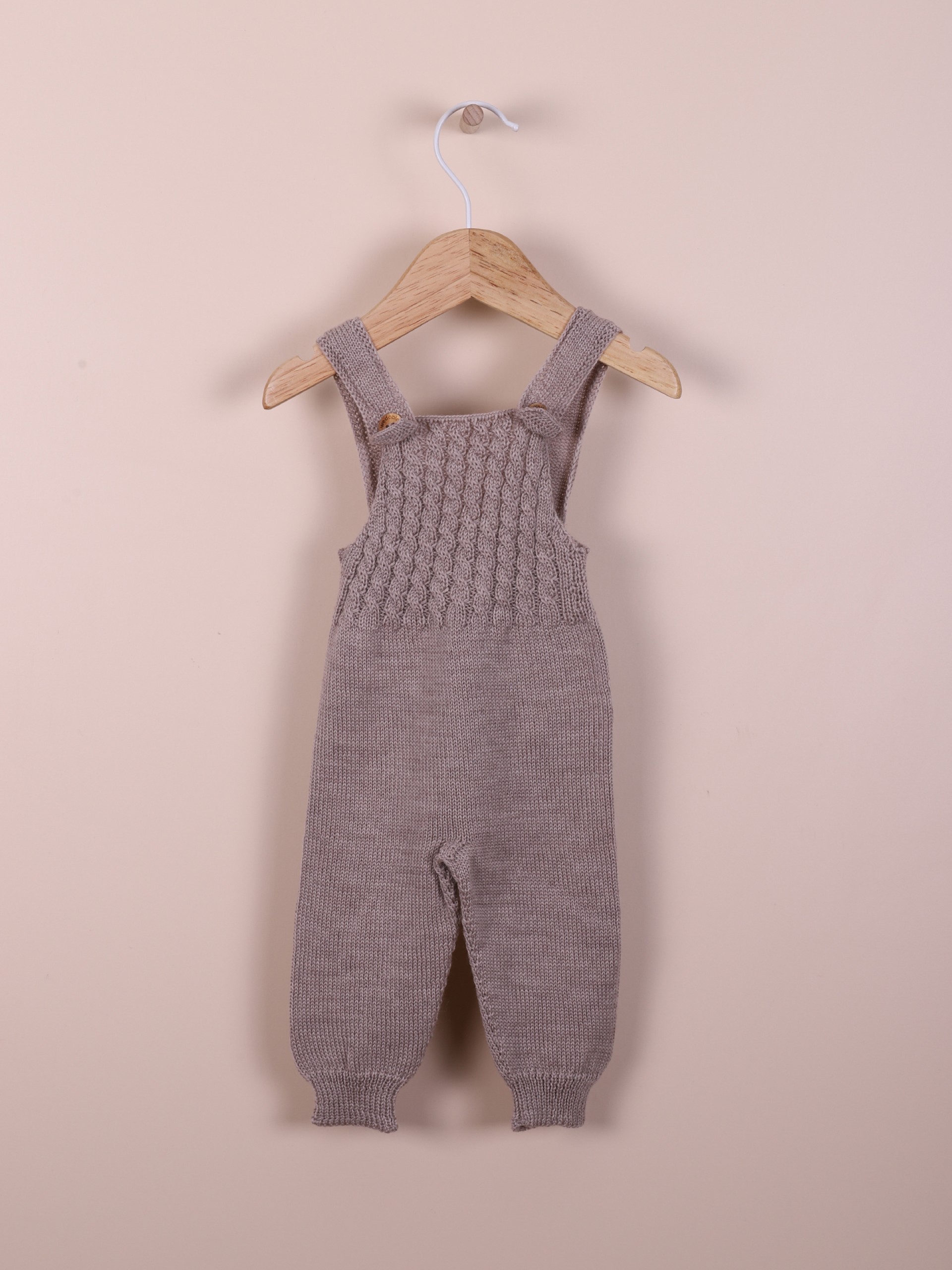 Jardineiras tricotadas lã