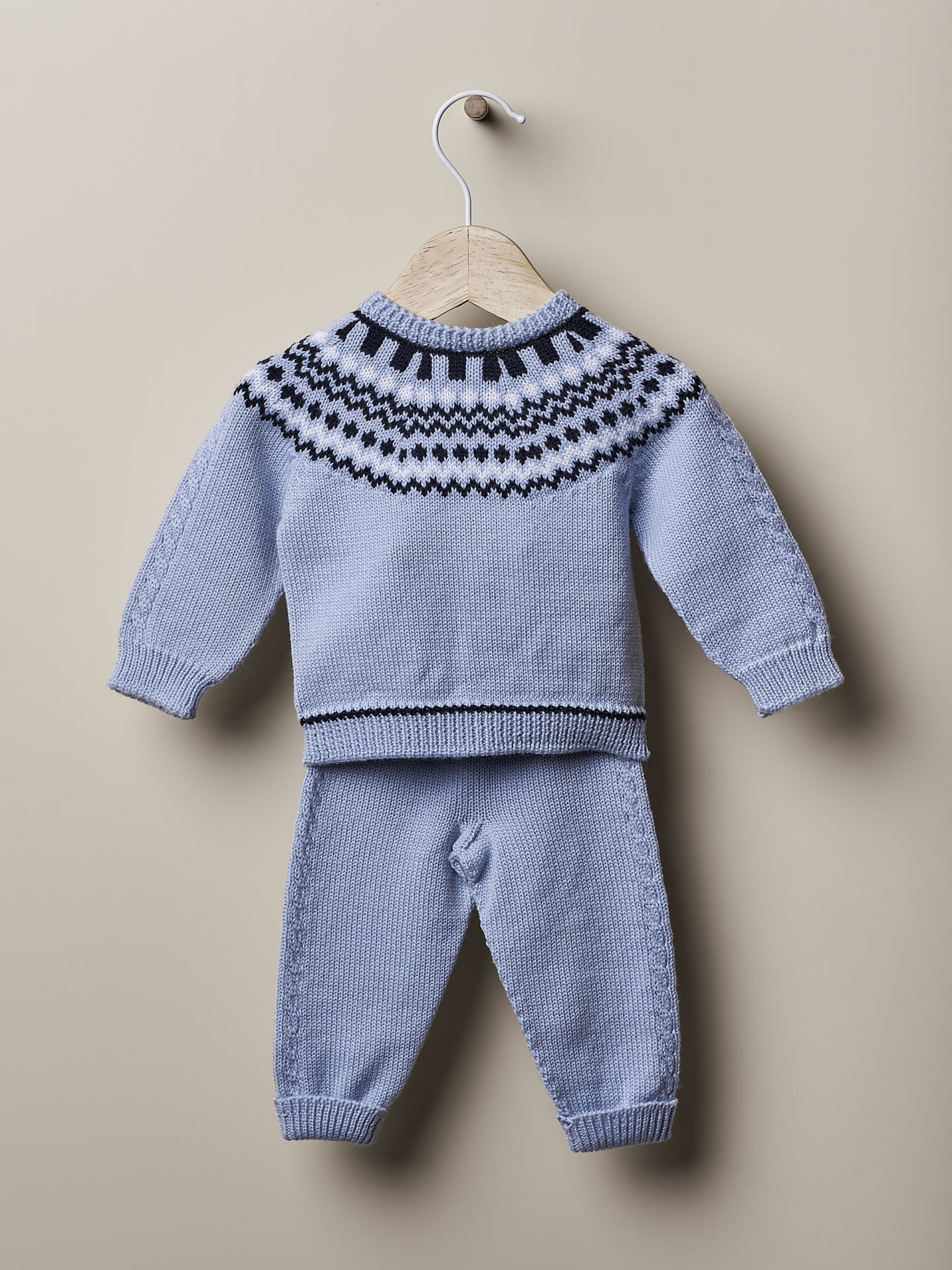 Knitted wool trousers