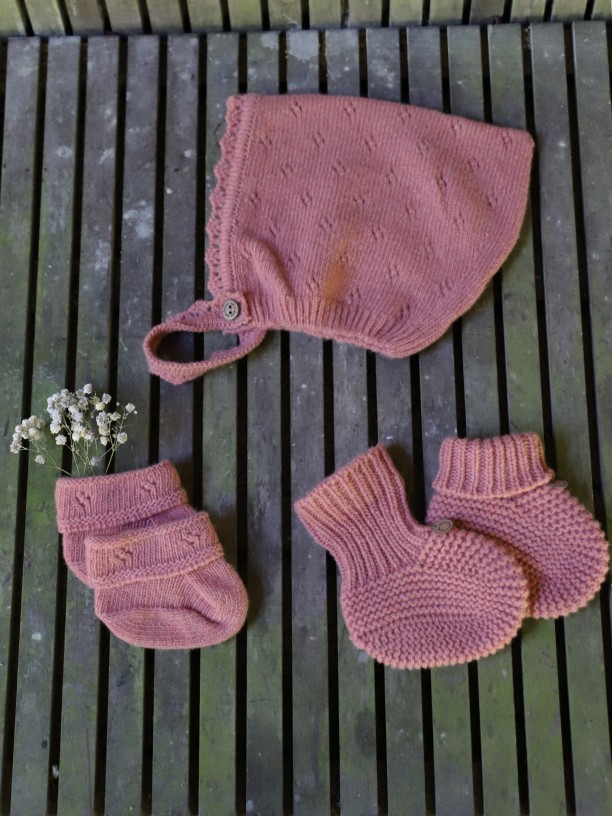 Knitted wool booties