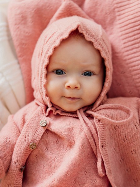 Knitted wool bonnet