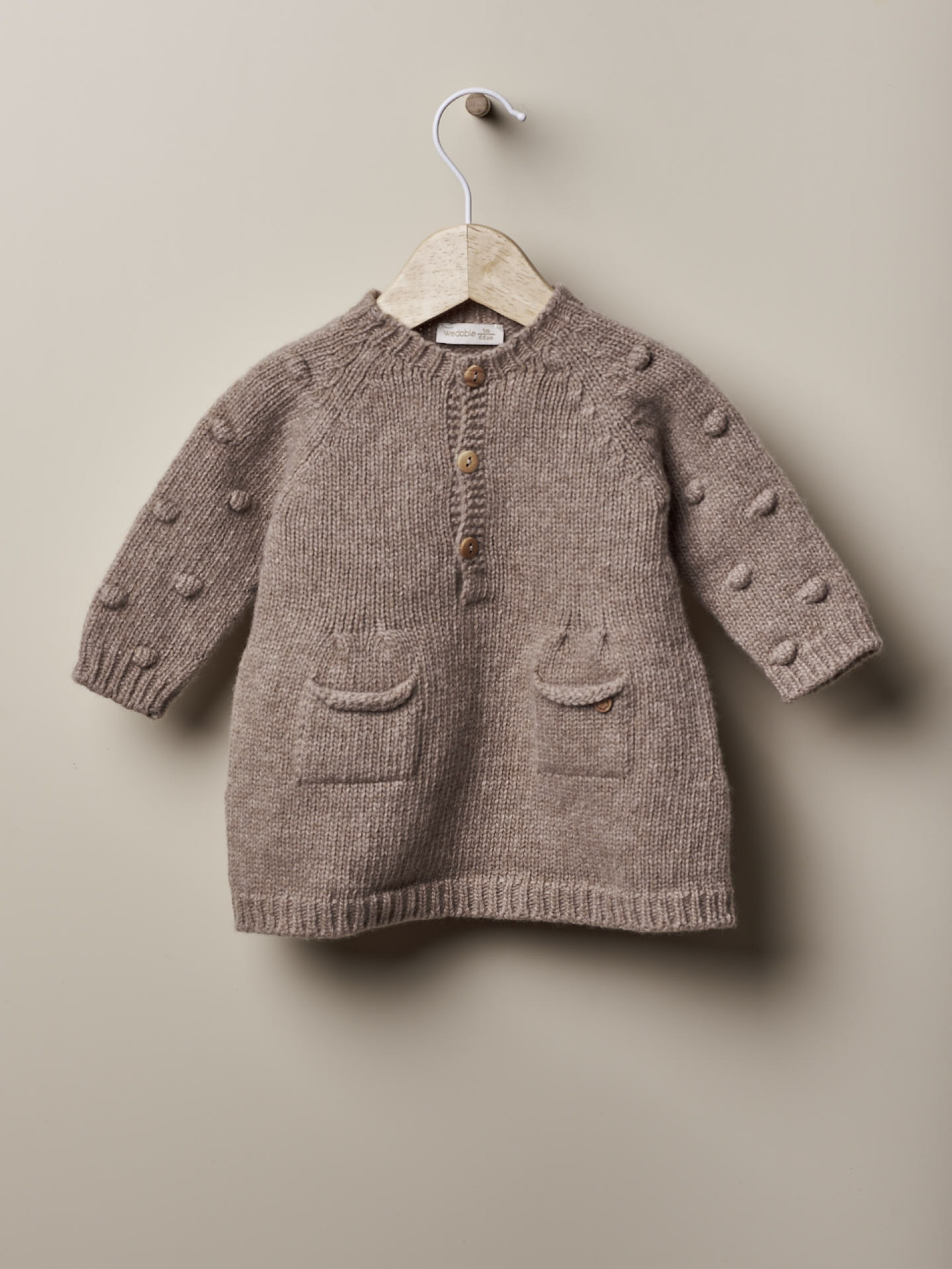 Vestido tricotado de lã