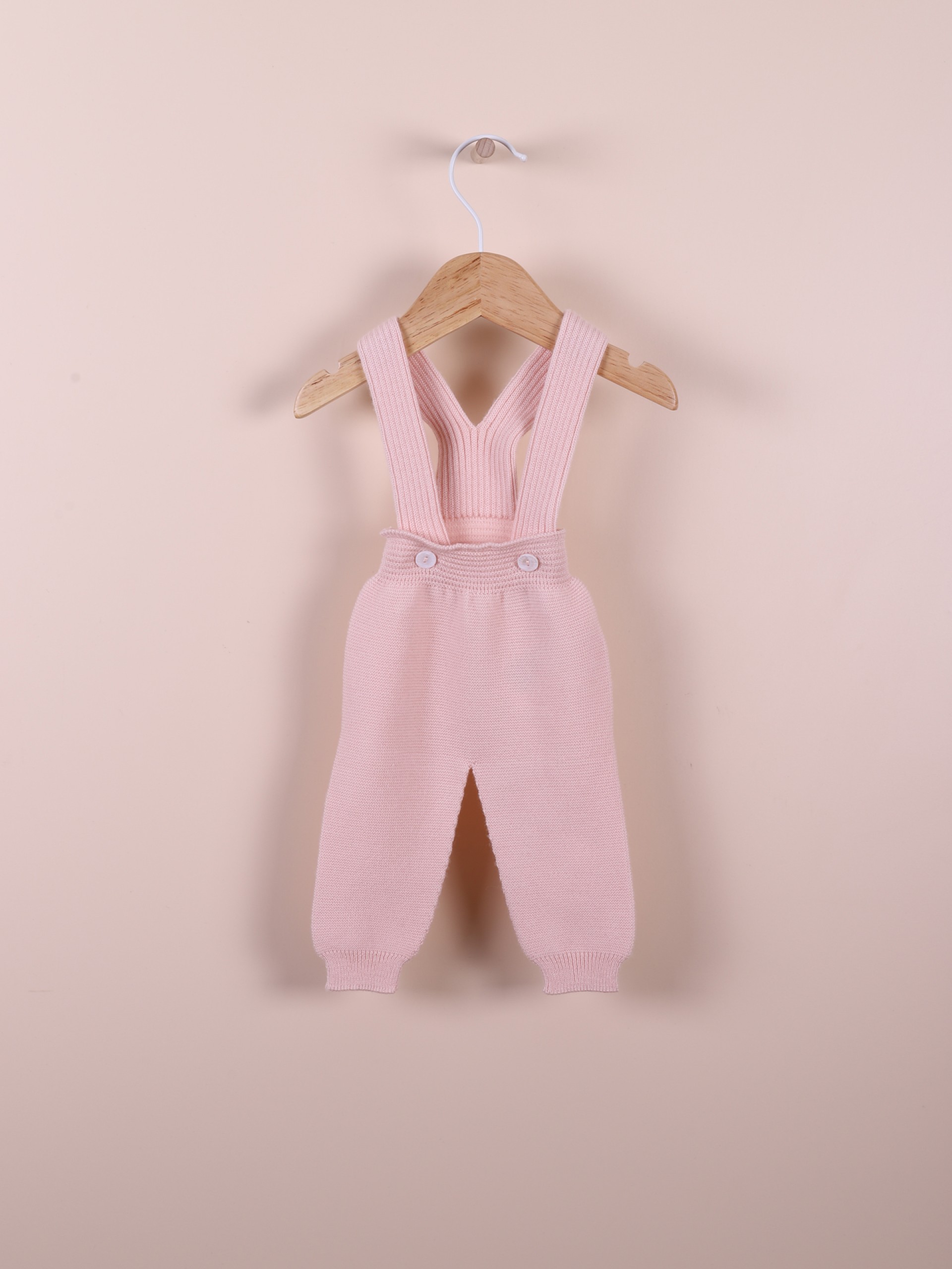 Calças com alças de lã