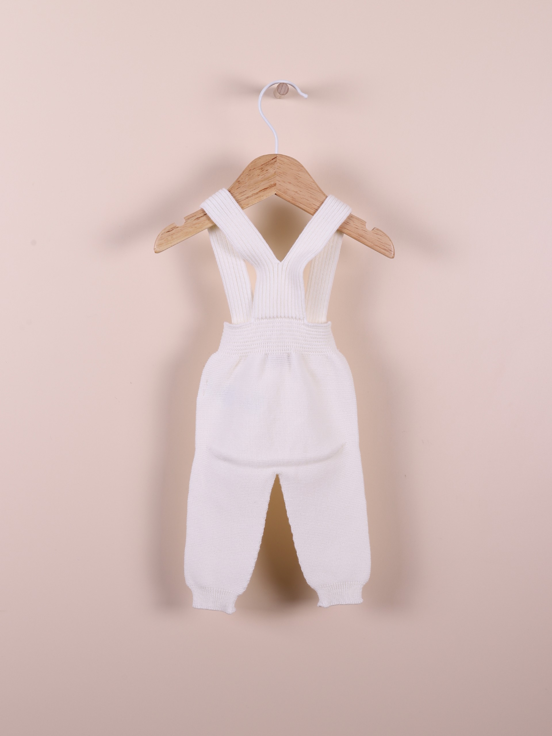 Calças com alças de lã