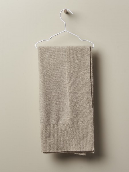 Knitted cashmere blanket