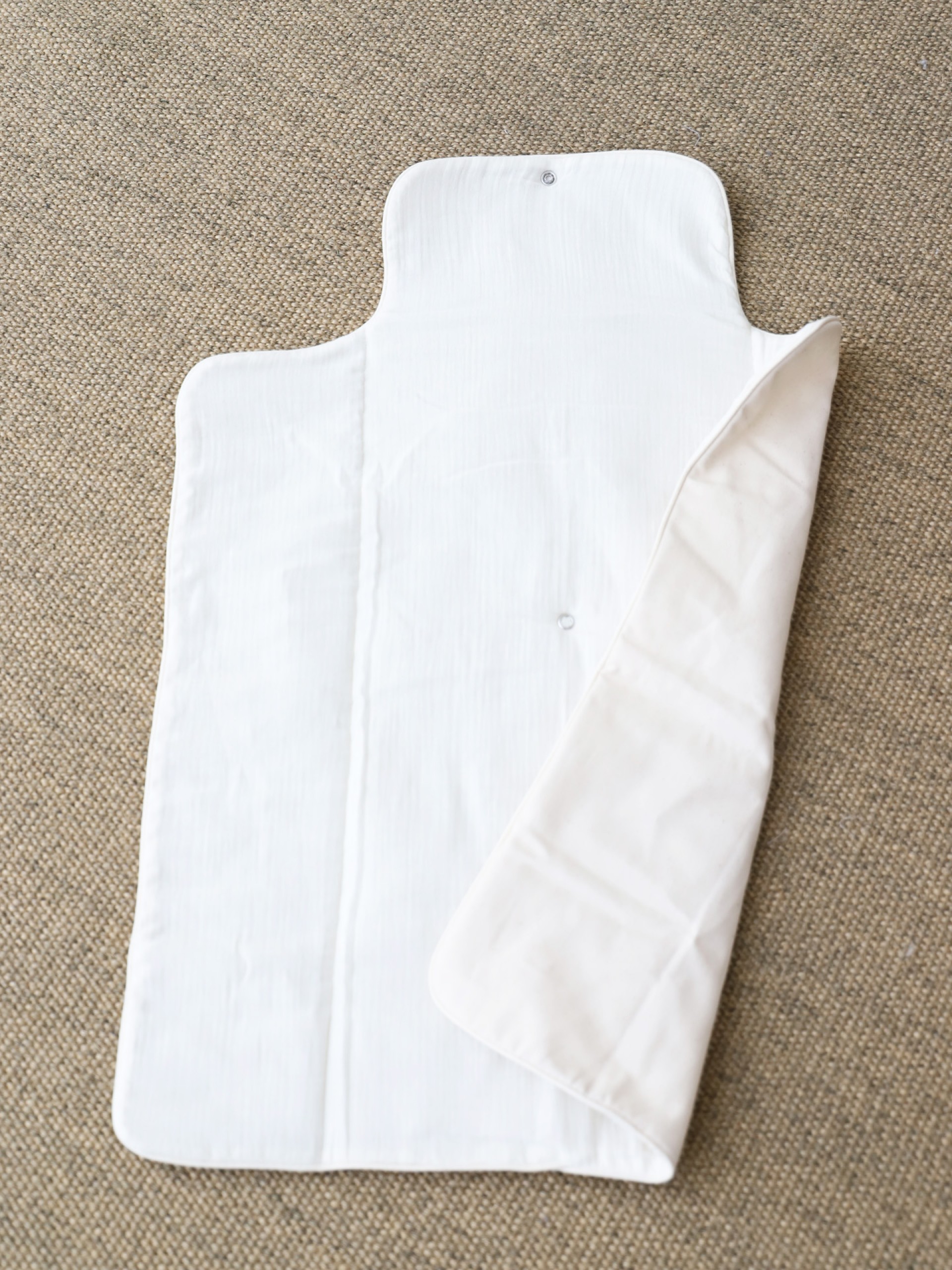 Foldable changing mat