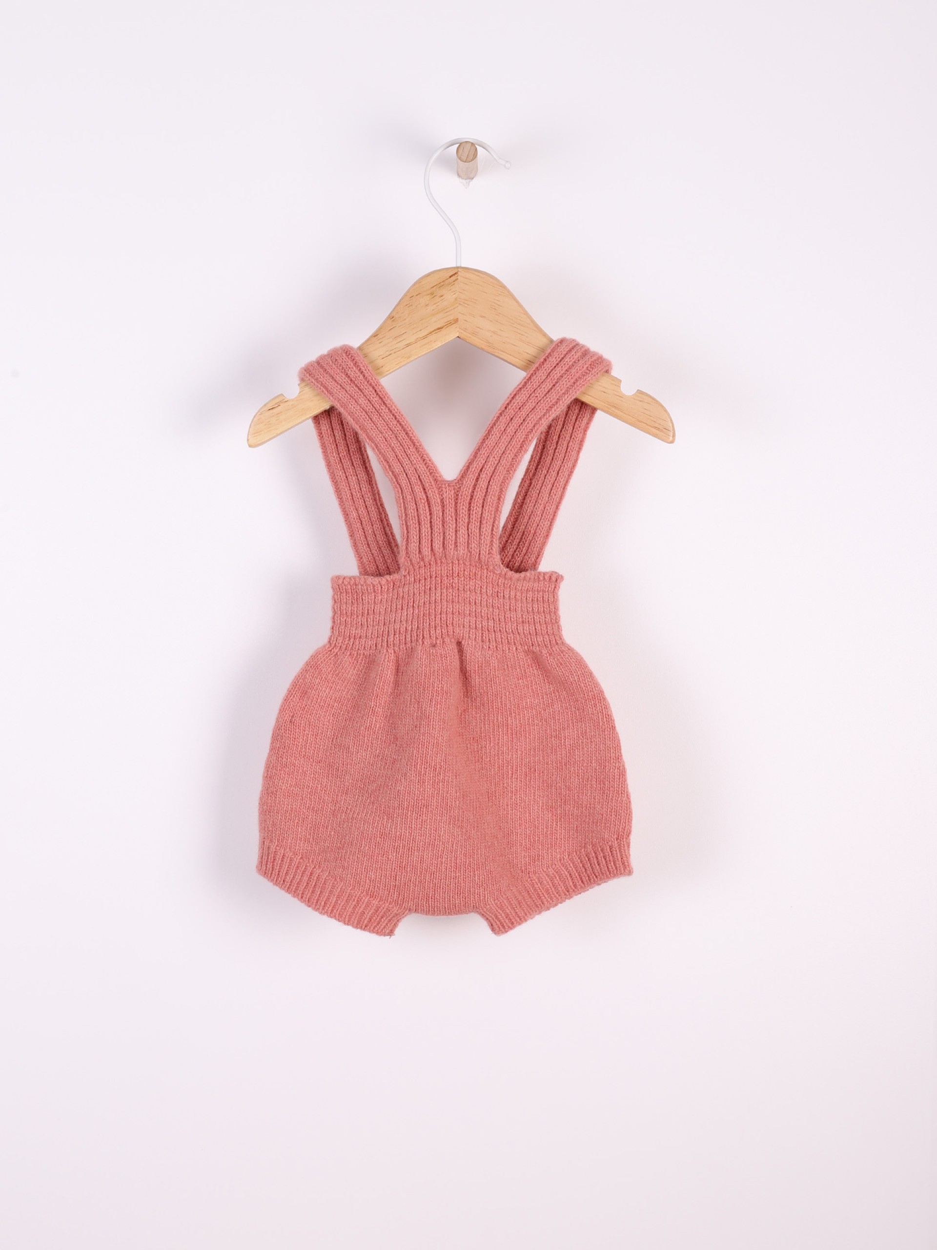 Fofo com alças de lã