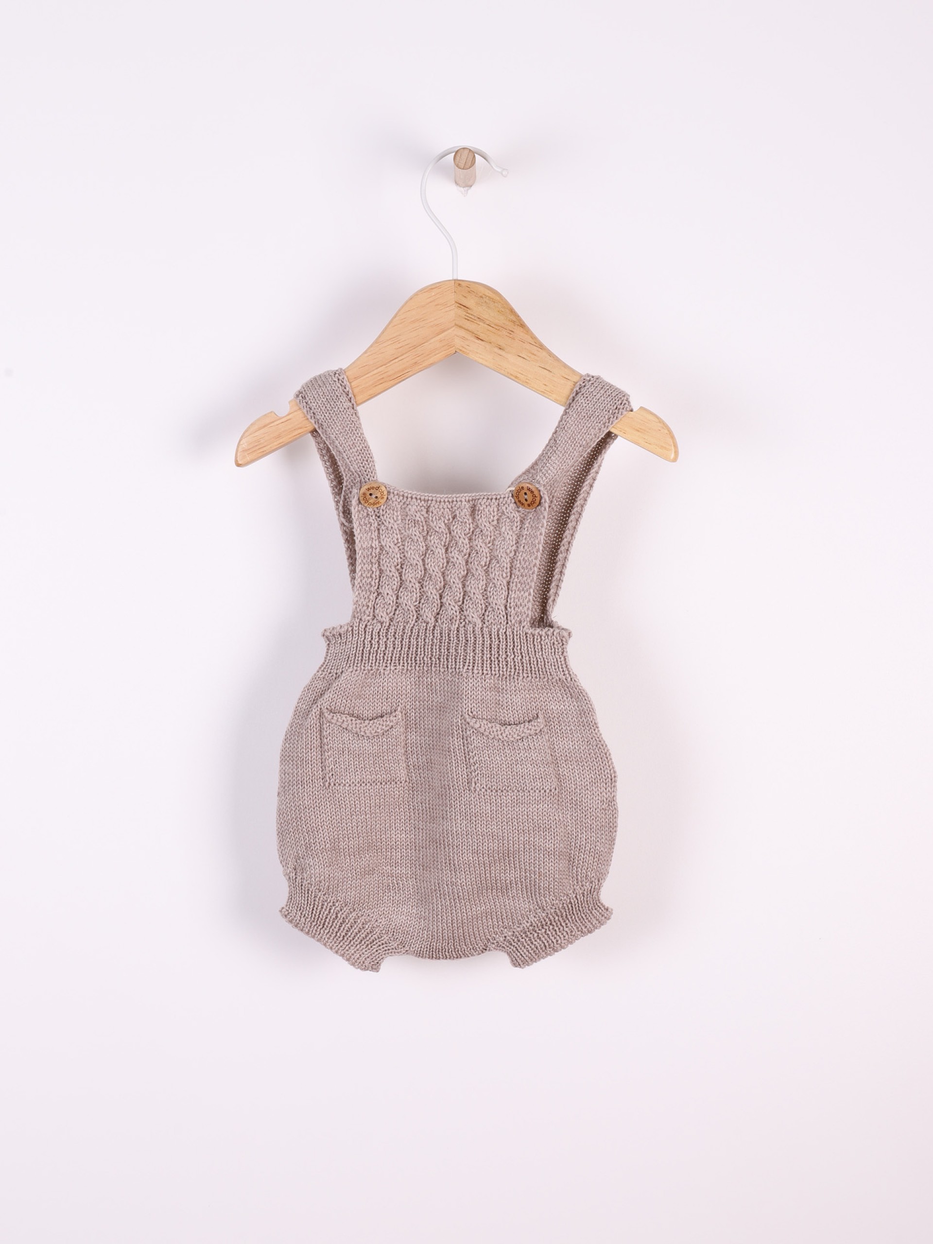 Fofo com alças de lã