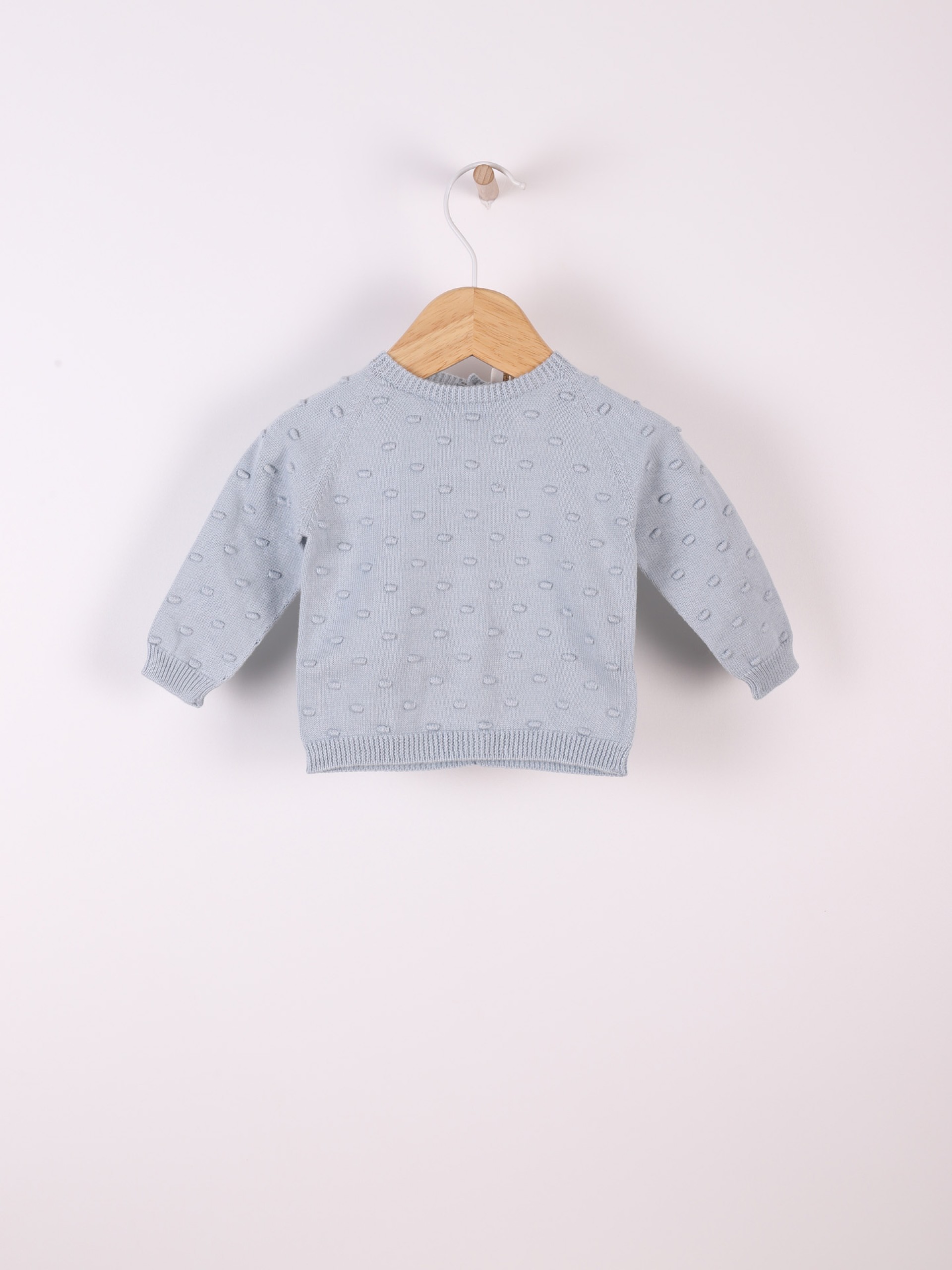 Long-sleeved sweater