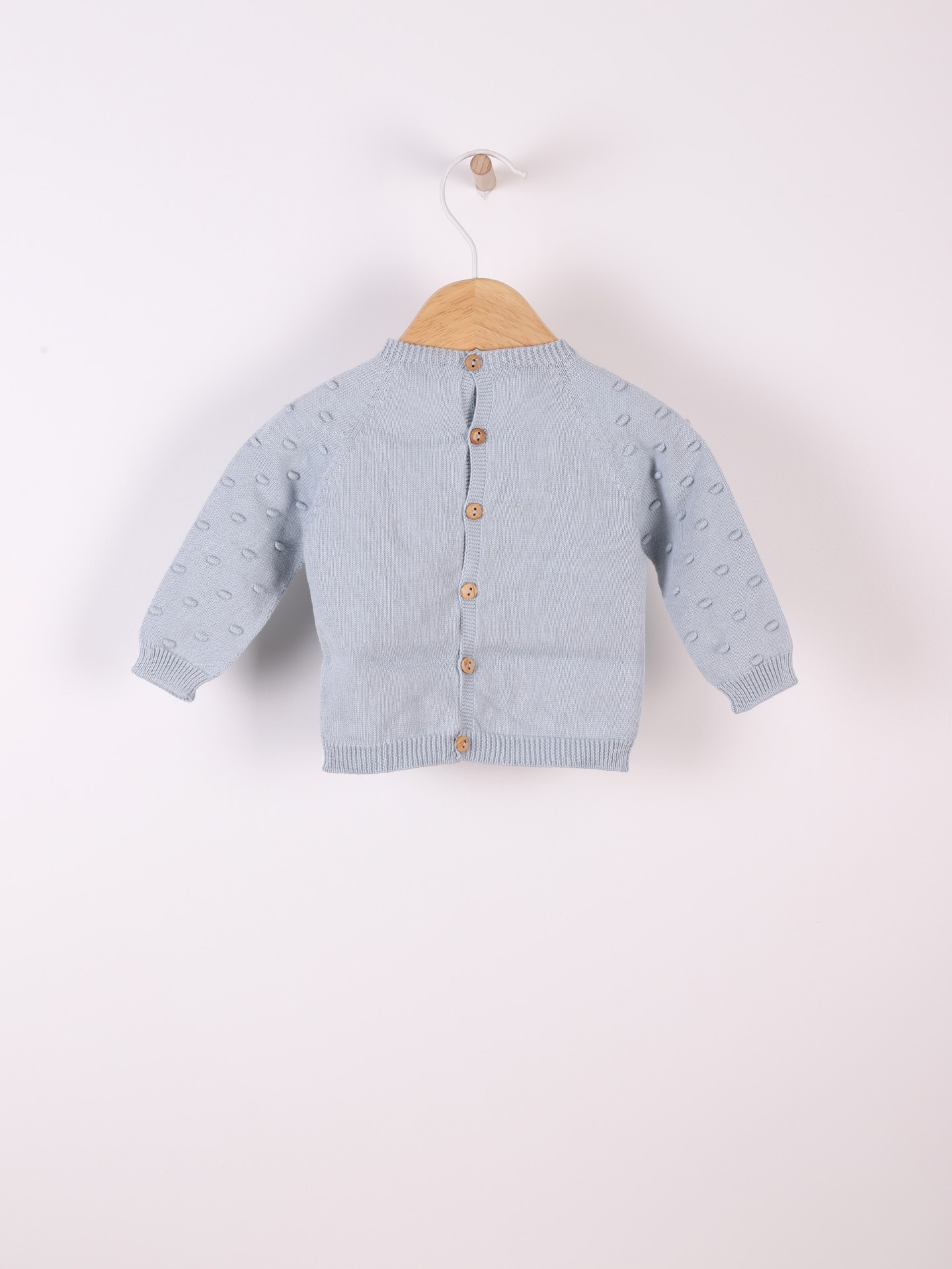 Long-sleeved sweater