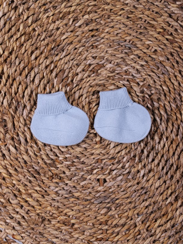 Fine knitted booties