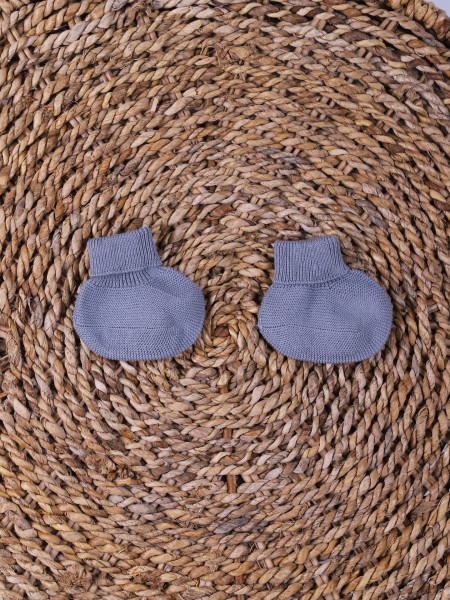 Fine knitted booties Fine knitted booties