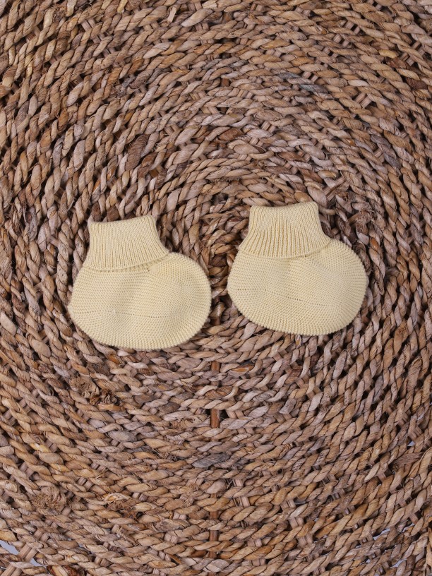 Fine knitted booties
