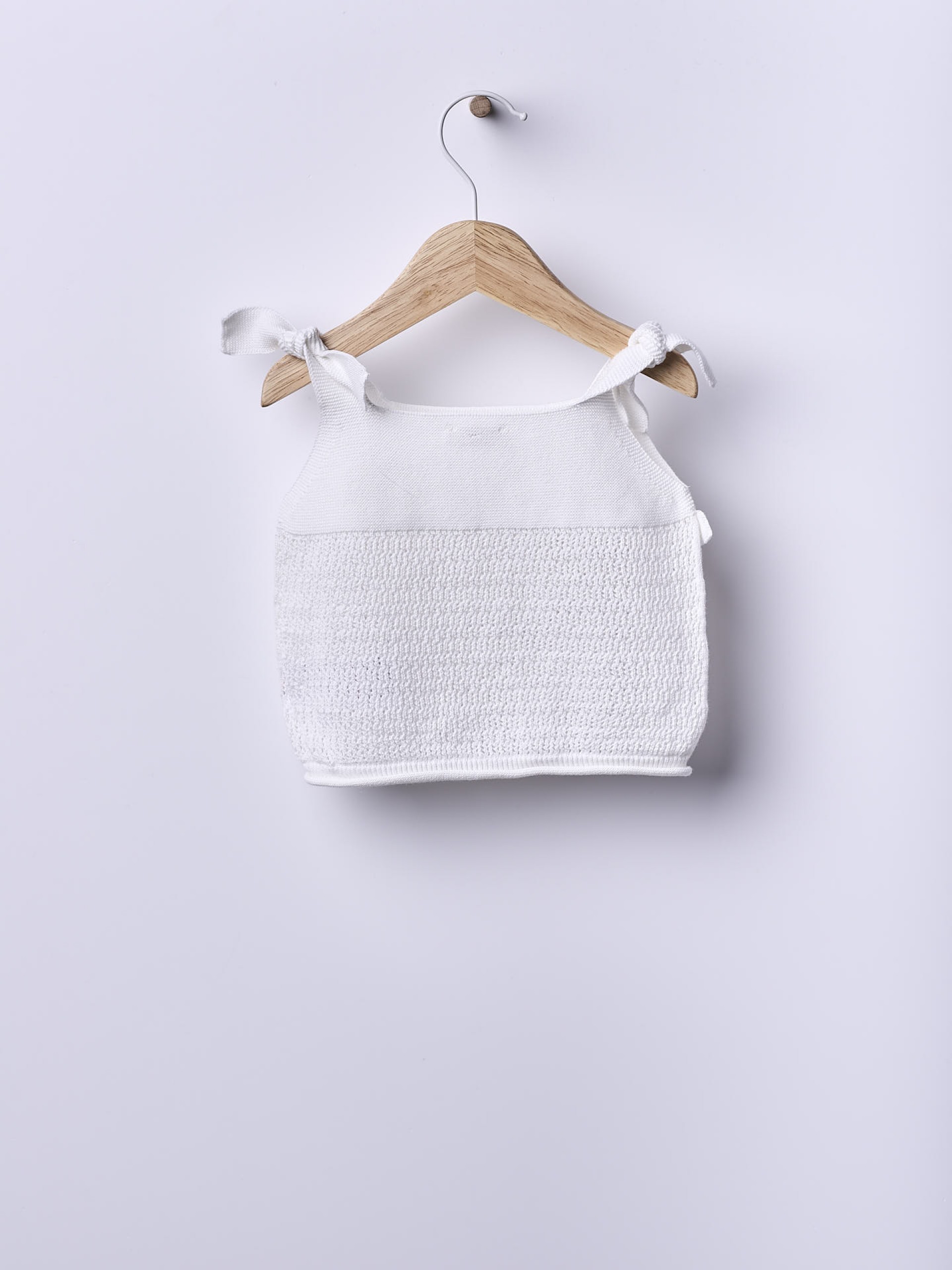 Shoulder straps sweater