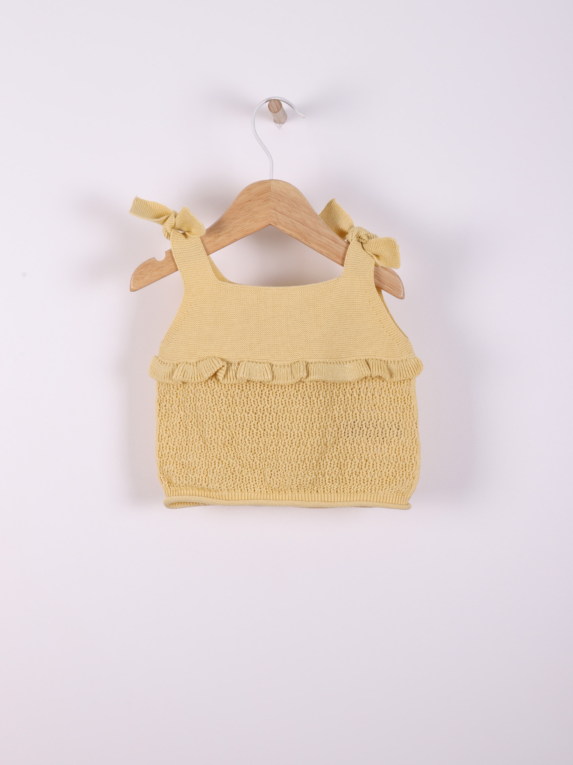 Shoulder straps sweater