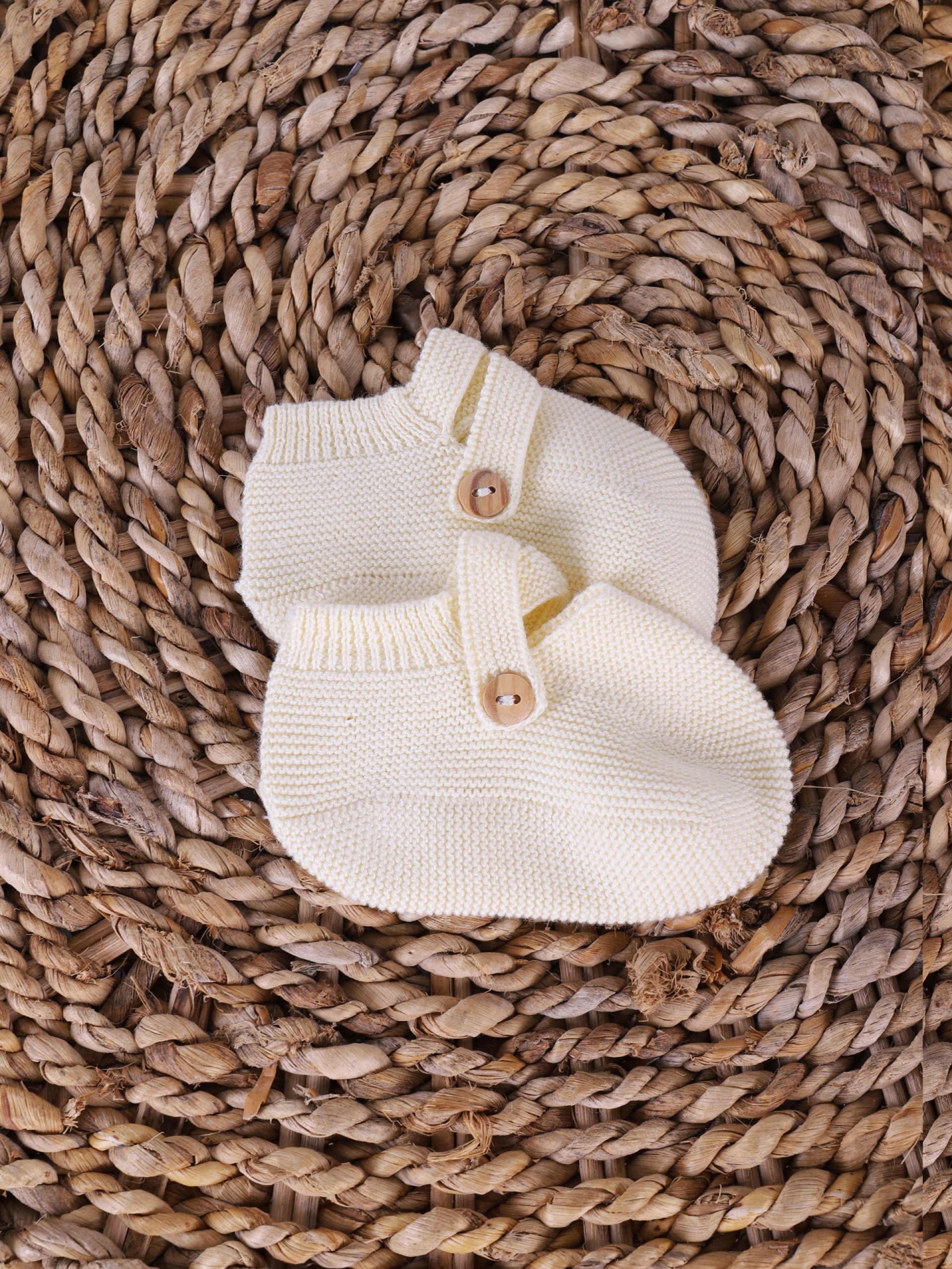 Cotton knitted booties