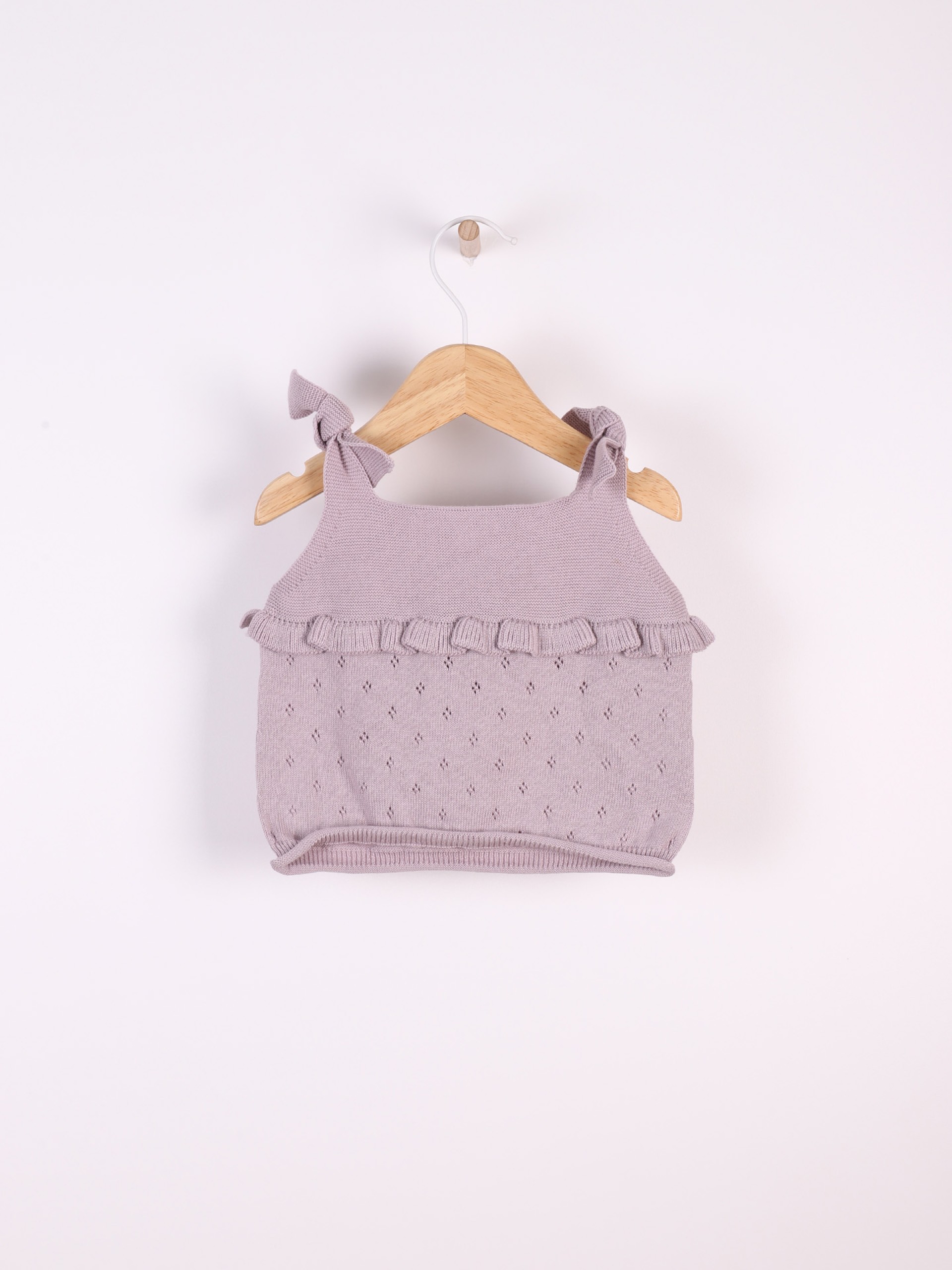 Shoulder straps sweater