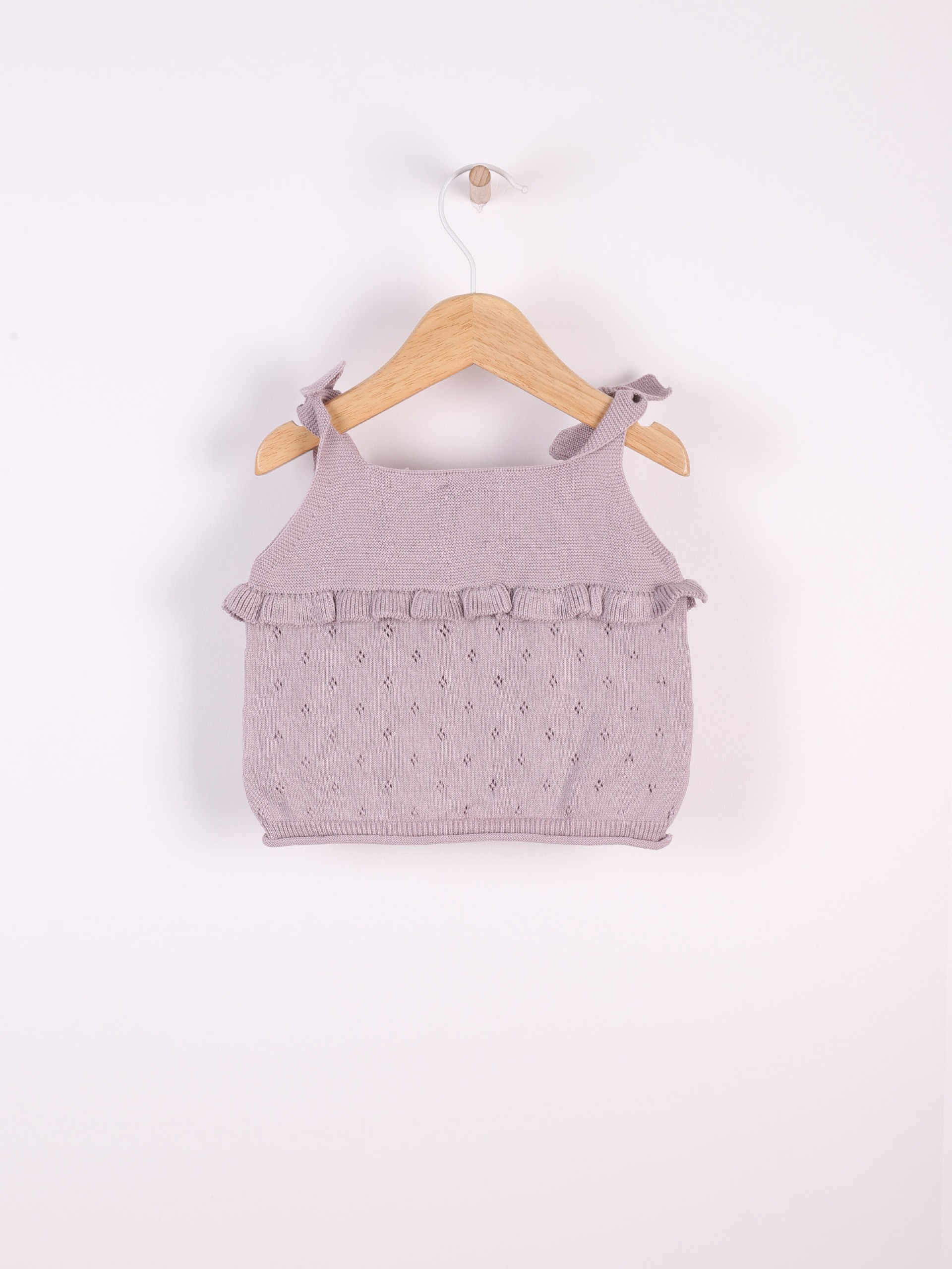 Shoulder straps sweater